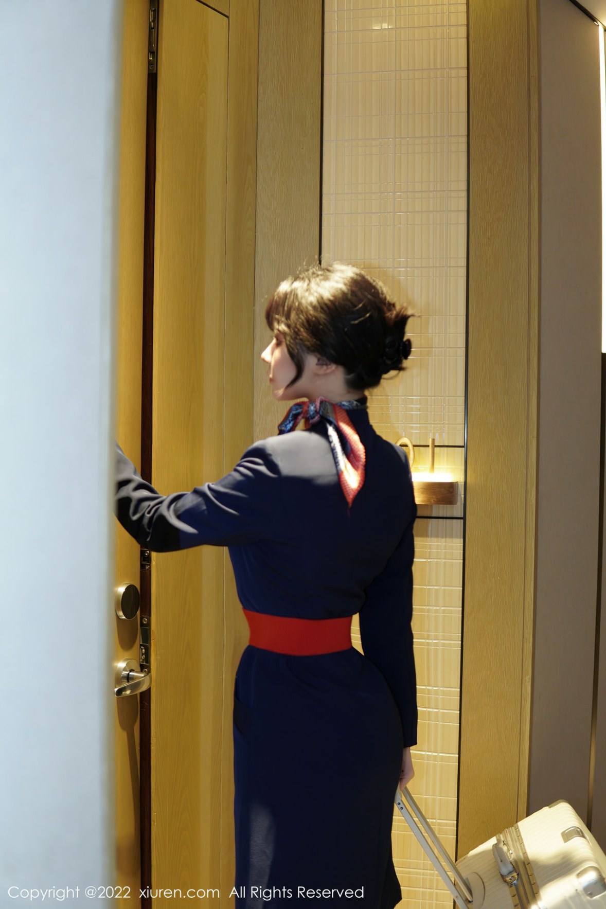 [XiuRen]高清写真图 2022.12.27 No.6048 桃桃子_ 空姐制服