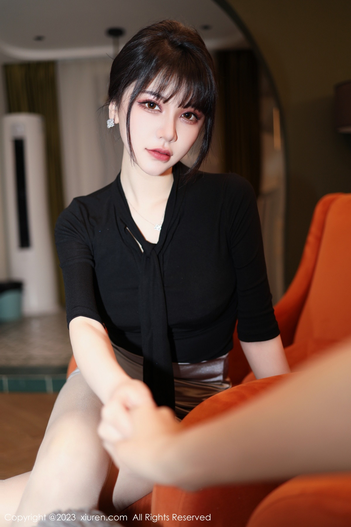 [XiuRen]高清写真图 2023.02.13 No.6256 桃桃子_ 短裙丰腴