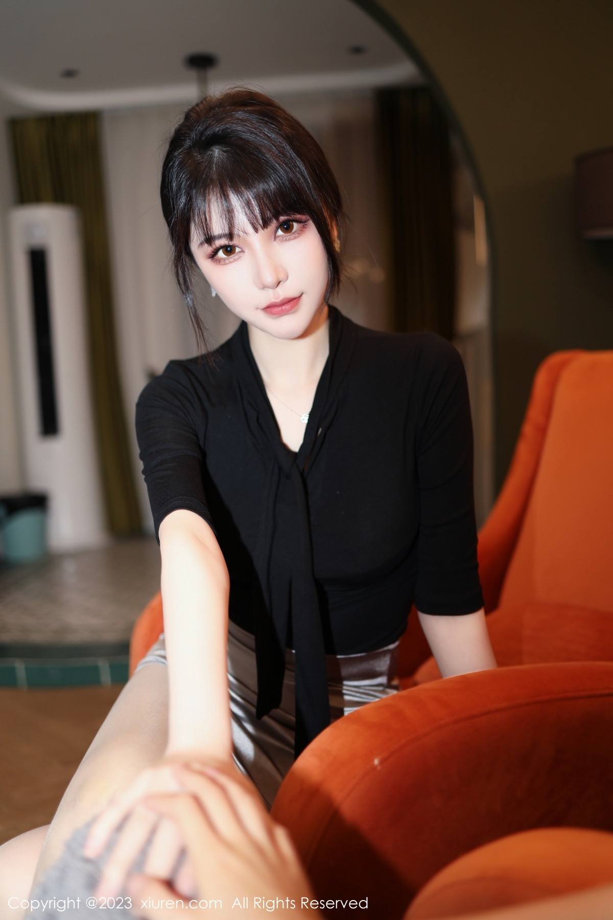 [XiuRen]高清写真图 2023.02.13 No.6256 桃桃子_ 短裙丰腴
