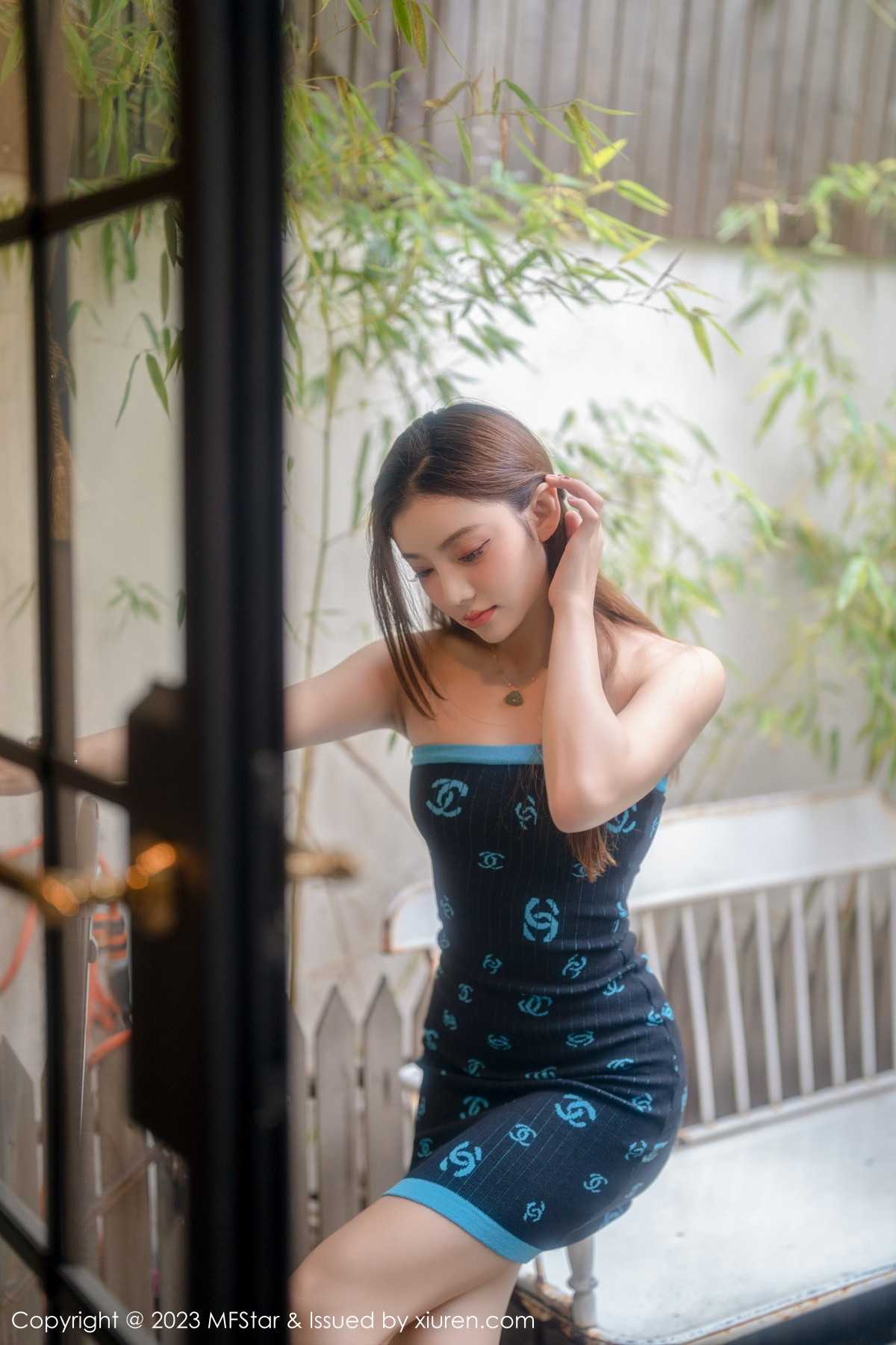 [MFStar]高清写真图 2023.02.14 VOL.586 加朵babe 新人美腿