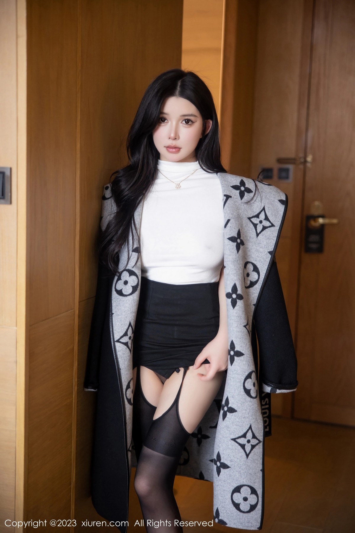 [XiuRen]高清写真图 2023.03.10 No.6394 林珊珊 短裙美臀