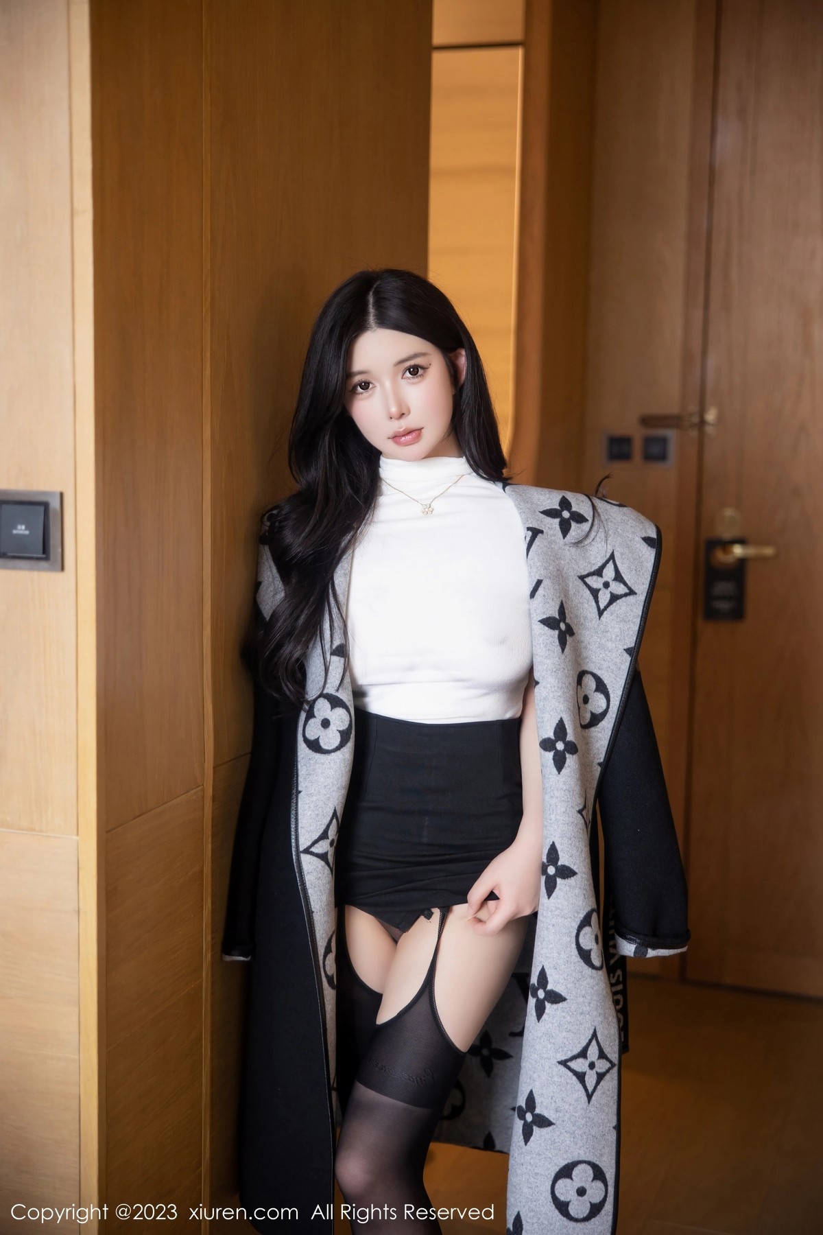 [XiuRen]高清写真图 2023.03.10 No.6394 林珊珊 短裙美臀