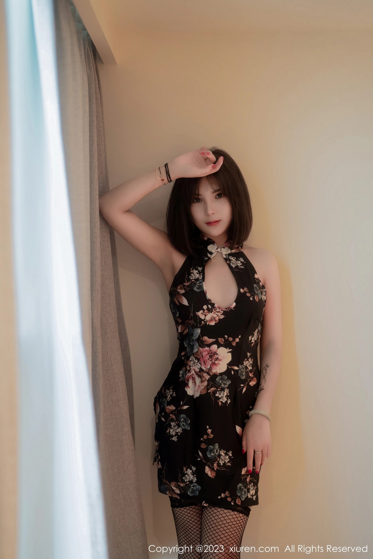 [XiuRen]高清写真图 2023.05.08 No.6692 徐甜心 黑丝美腿