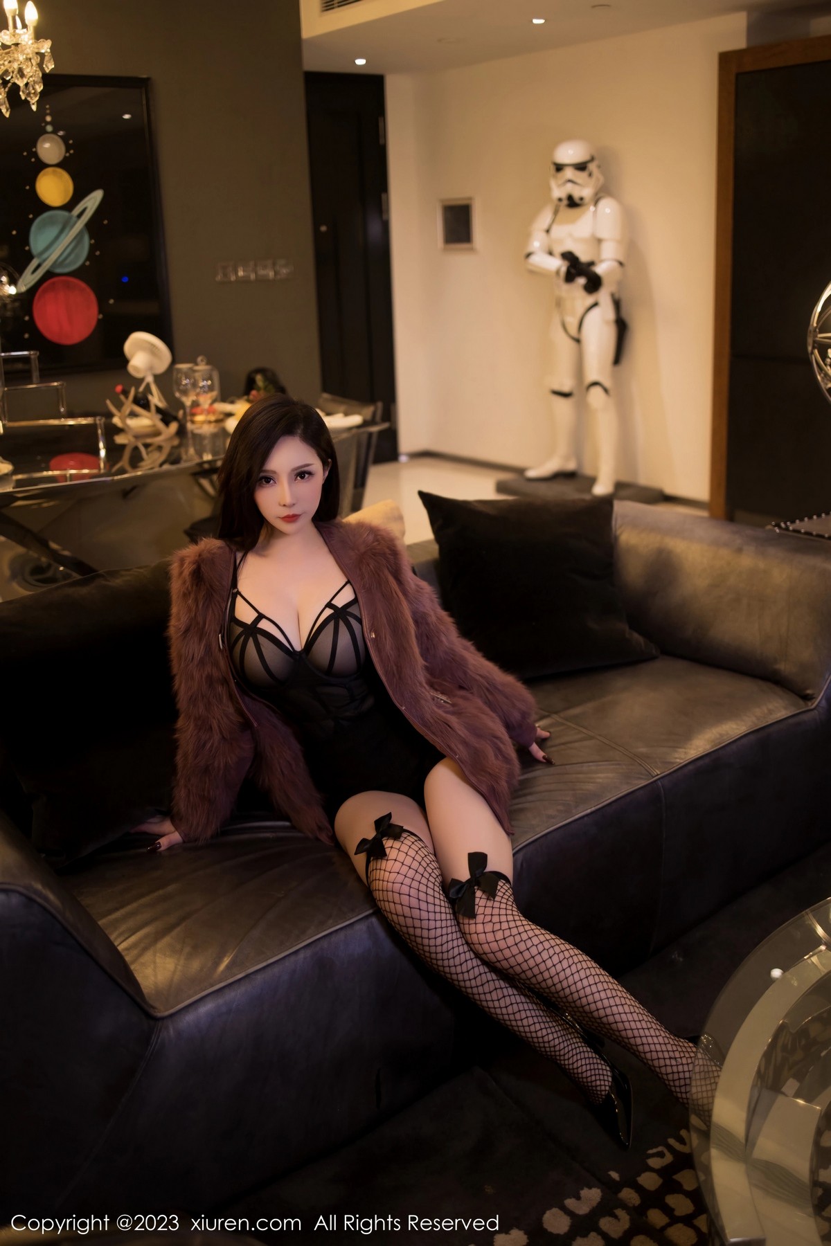 [XiuRen]高清写真图 2023.06.14 No.6908 大琪琪Emily 黑丝美腿