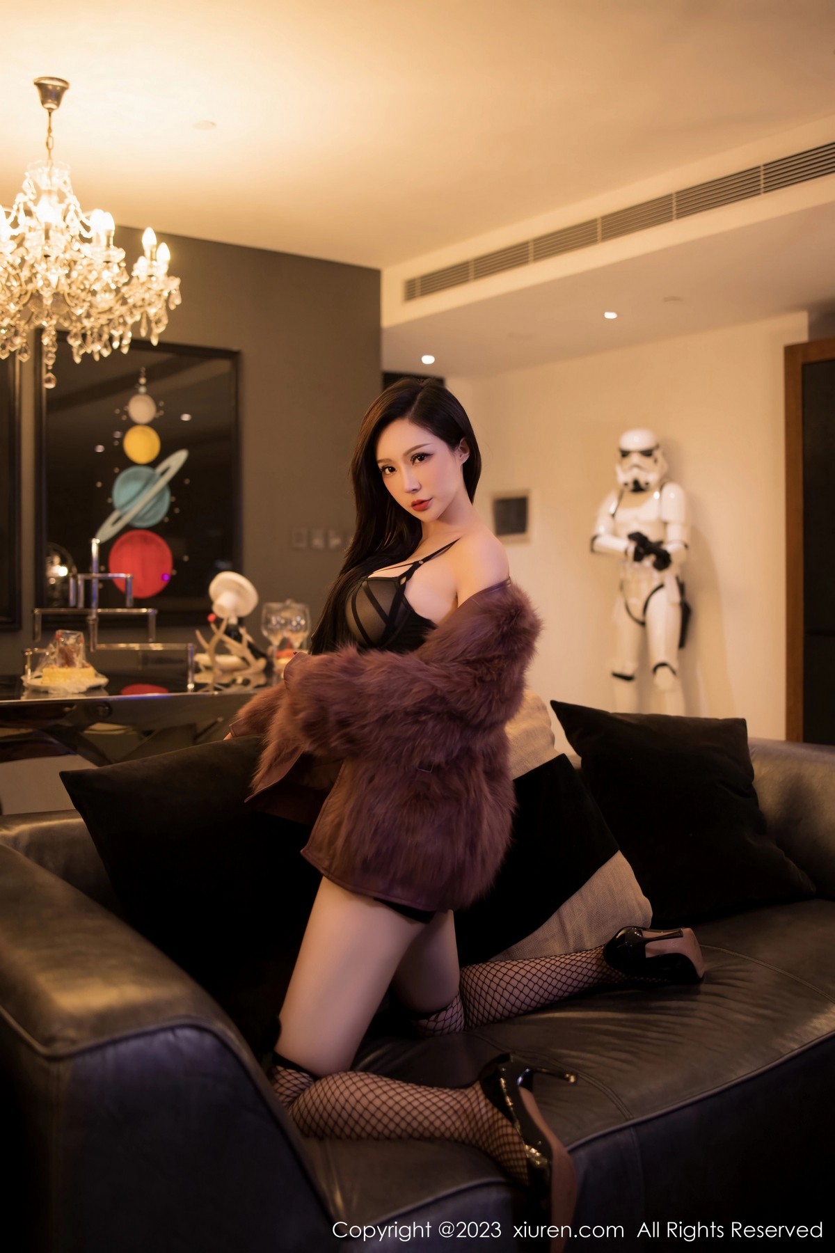 [XiuRen]高清写真图 2023.06.14 No.6908 大琪琪Emily 黑丝美腿
