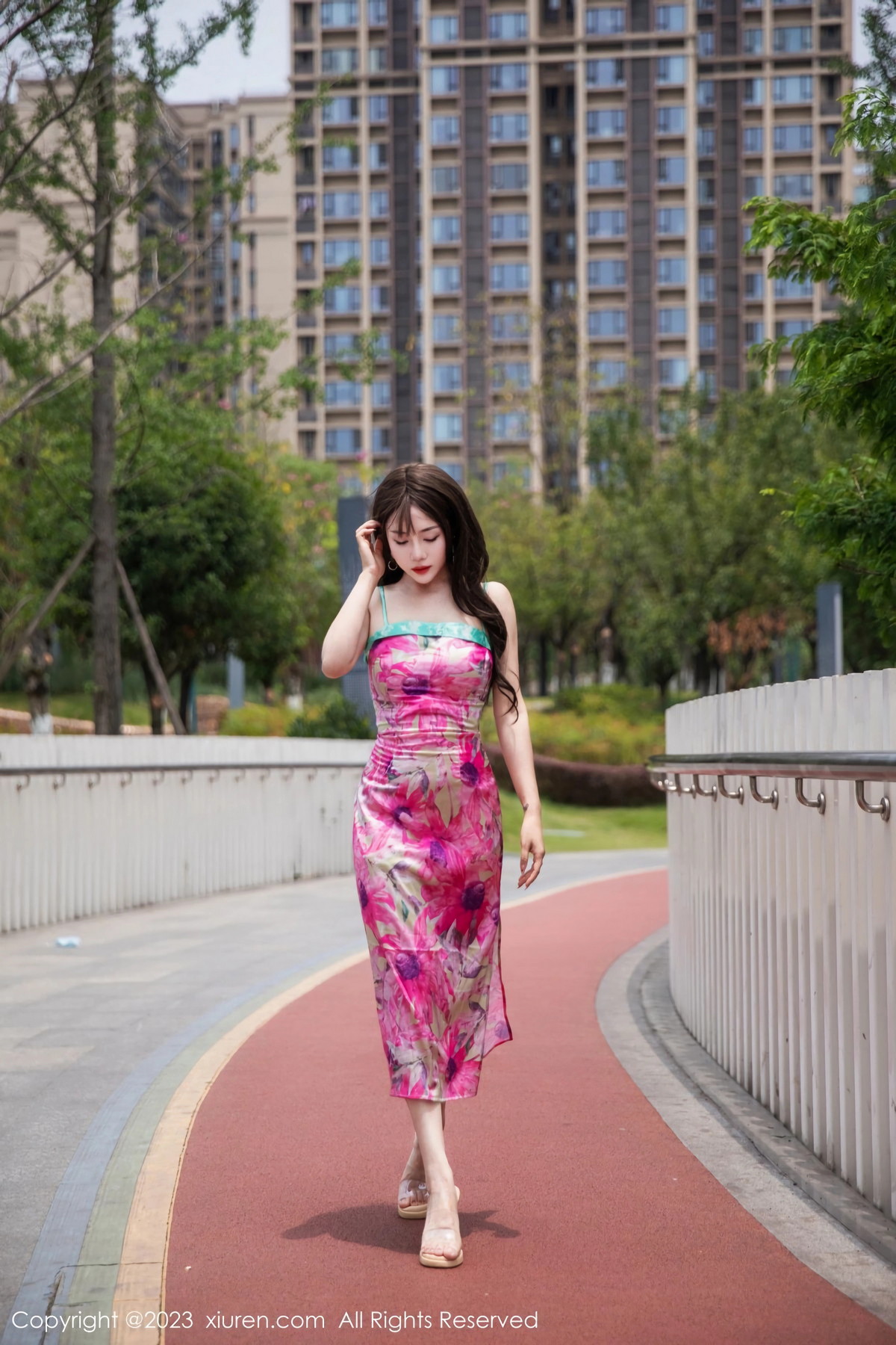 [XiuRen]高清写真图 2023.07.12 No.7065 严利娅Yuliya 网红情人裙