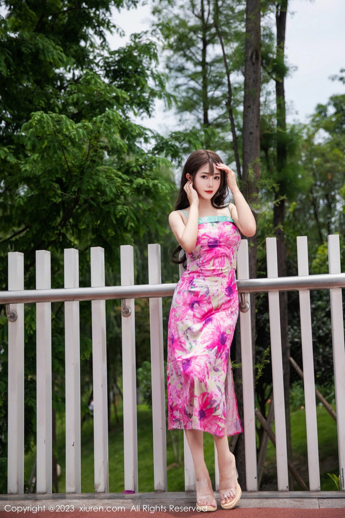 [XiuRen]高清写真图 2023.07.12 No.7065 严利娅Yuliya 网红情人裙