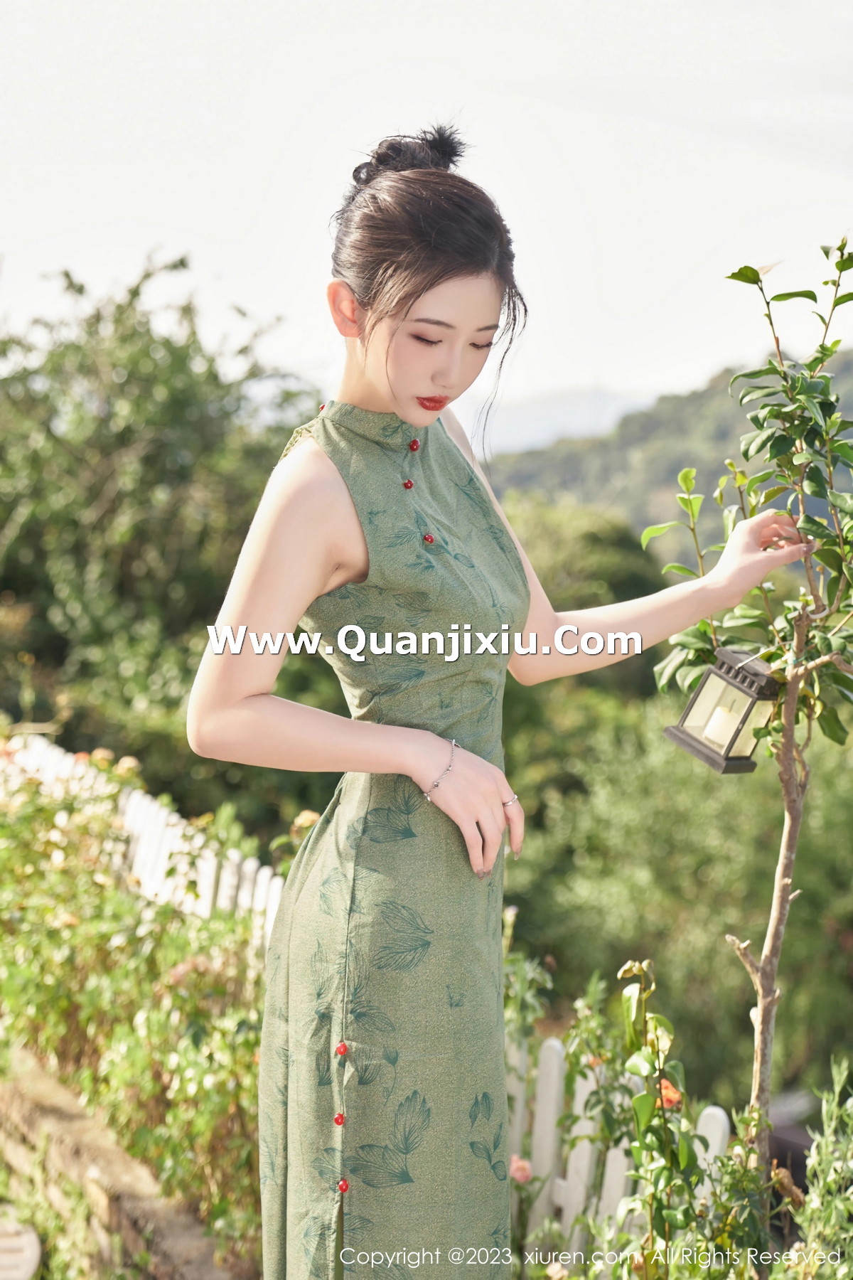 [XiuRen]高清写真图 2023.08.03 No.7181 沈青黛 旗袍美腿