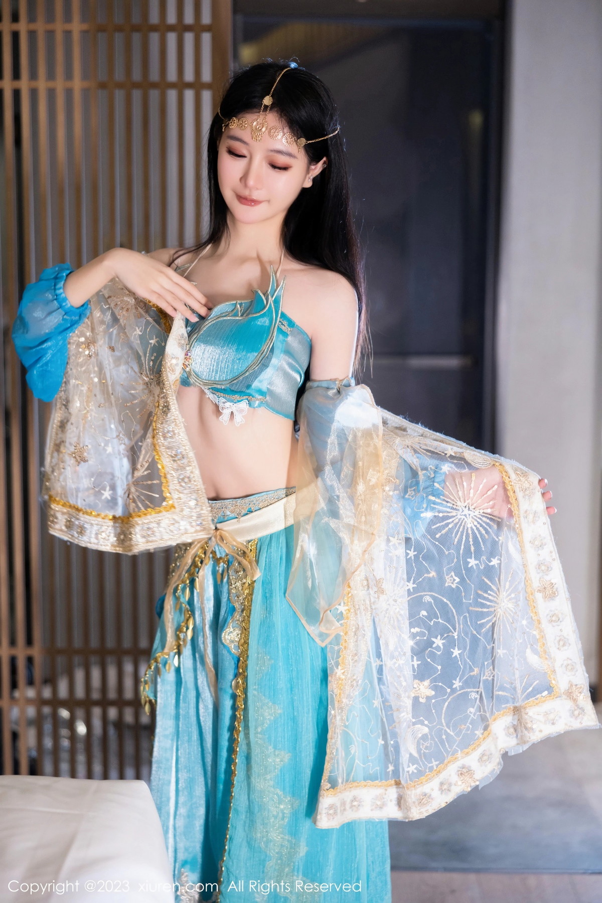 [XiuRen]高清写真图 2023.10.07 No.7469 幼幼 西域舞娘 美腿