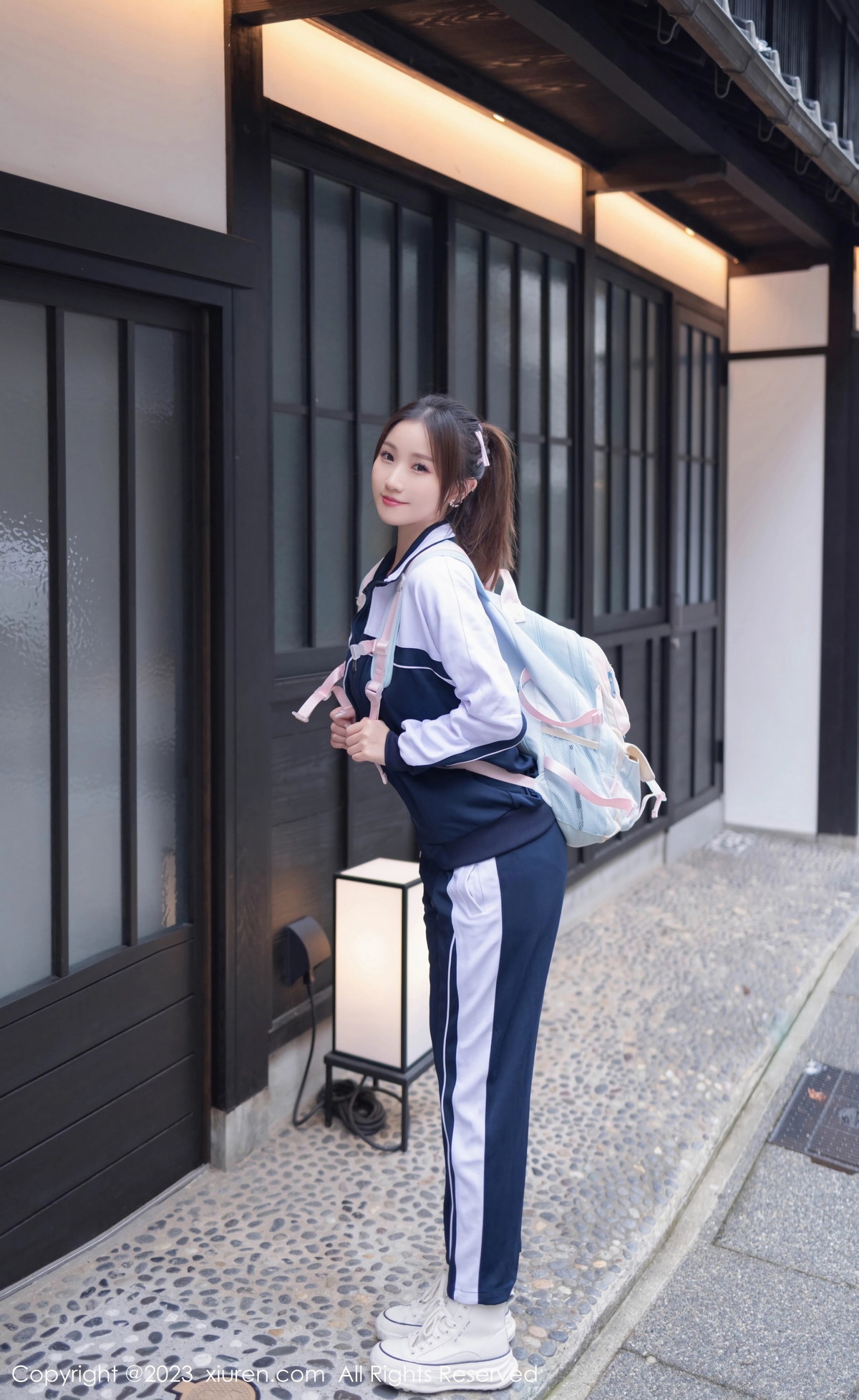 [XiuRen]高清写真图 2023.10.18 No.7528 杏子Yada 制服美腿