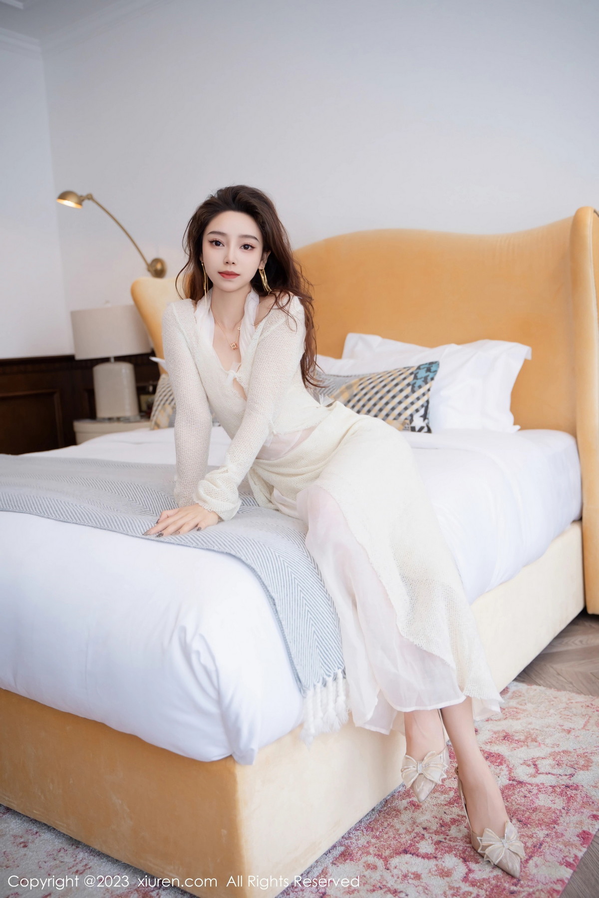 [XiuRen]高清写真图 2023.11.14 No.7658 苏曼兮 长裙美腿