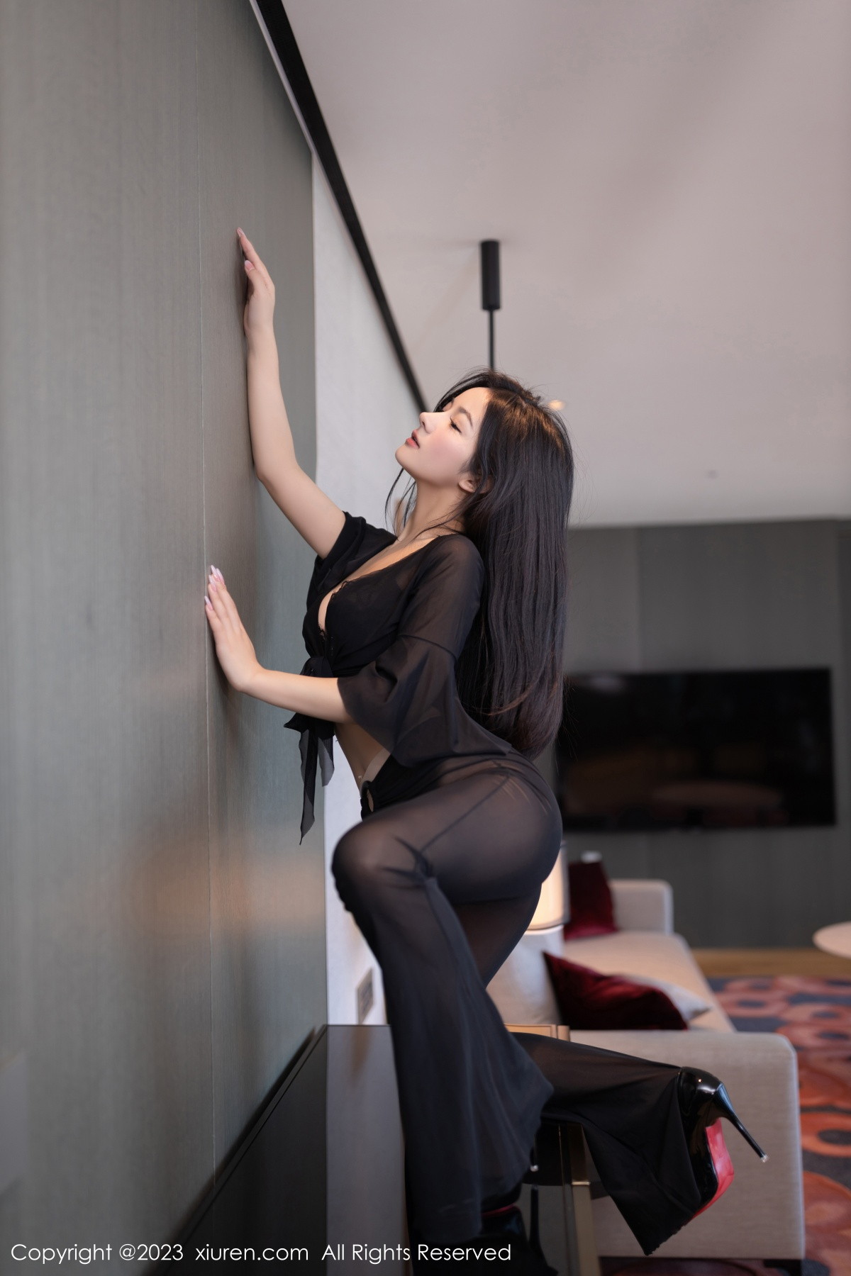 [XiuRen]高清写真图 2023.11.14 No.7660 谭小灵 黑丝美腿