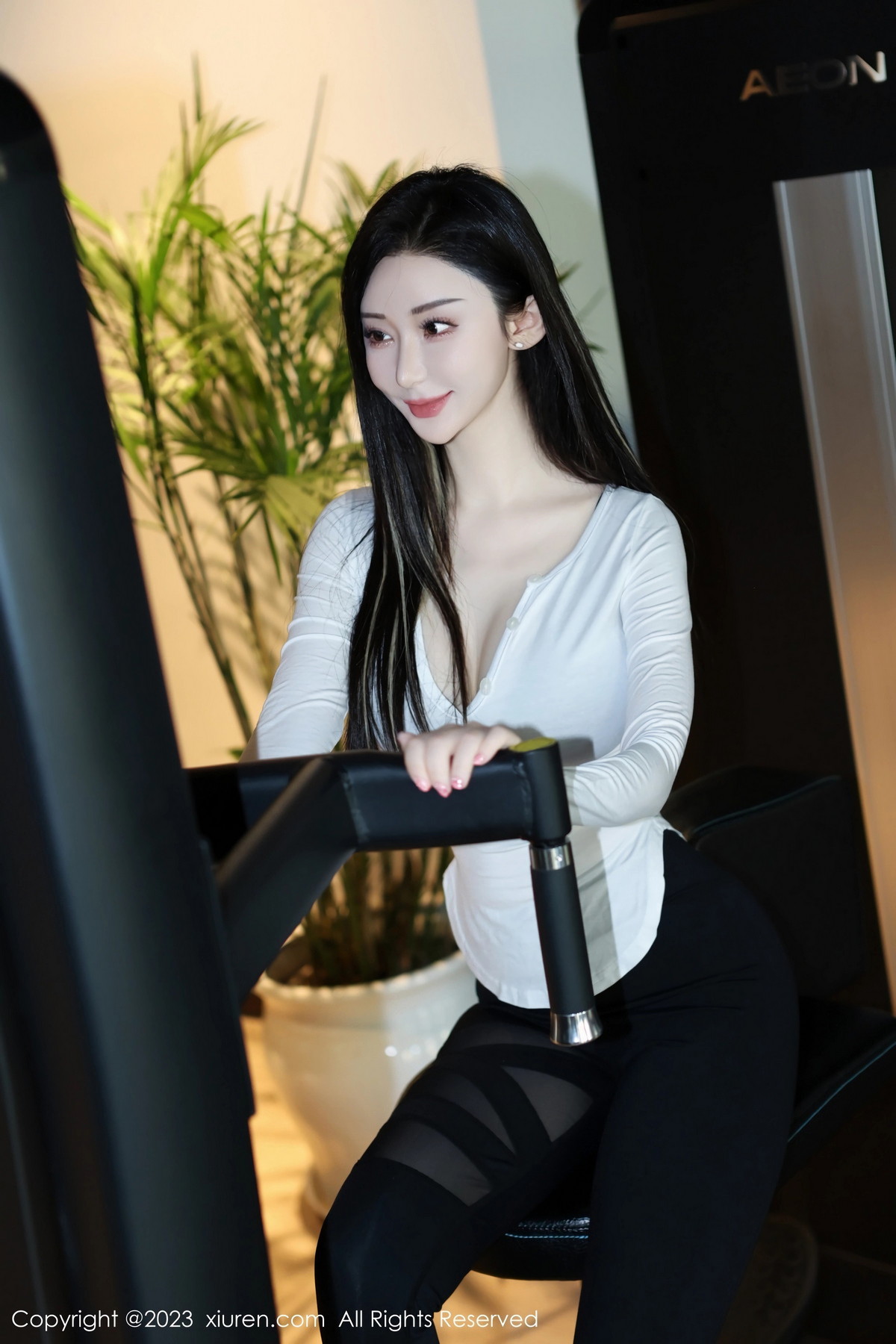 [XiuRen]高清写真图 2023.11.23 No.7705 田兮白 运动美腿