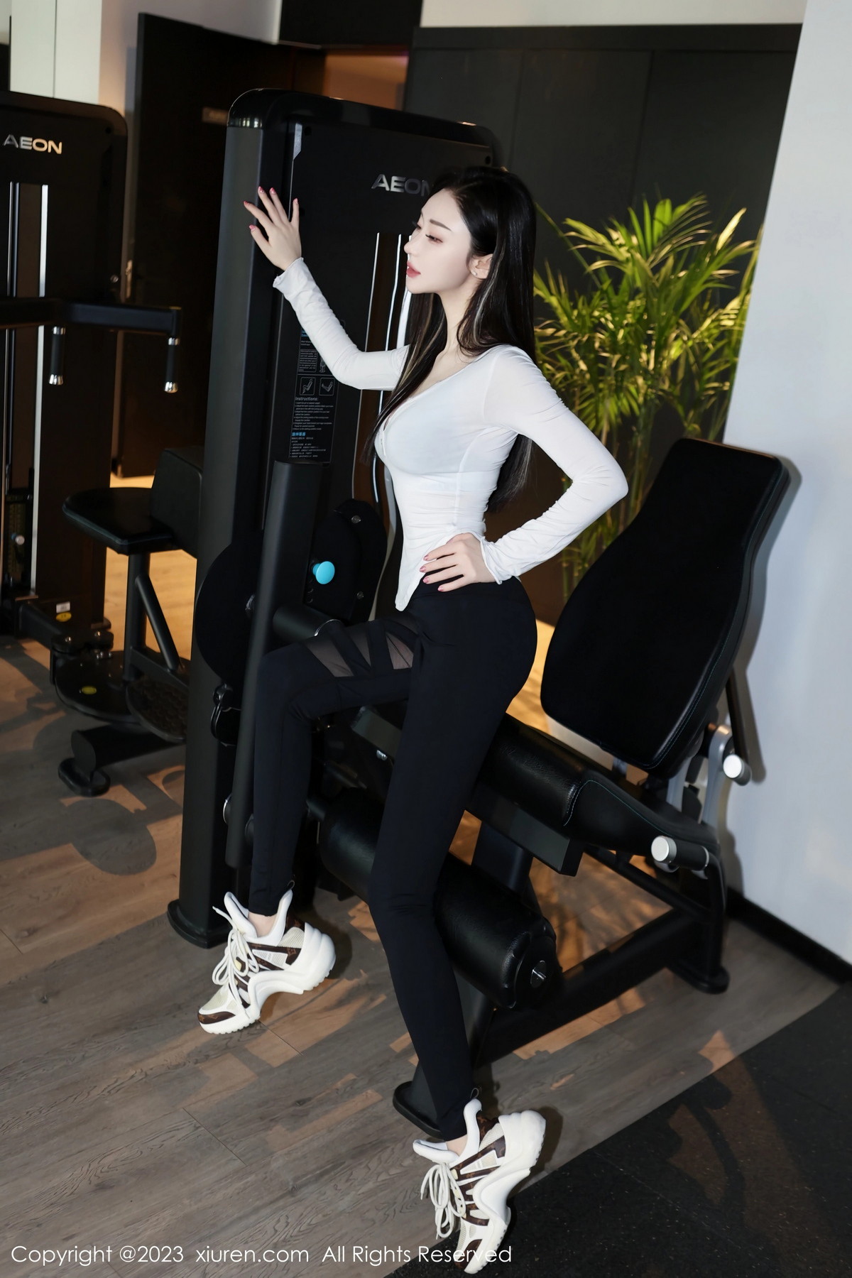 [XiuRen]高清写真图 2023.11.23 No.7705 田兮白 运动美腿