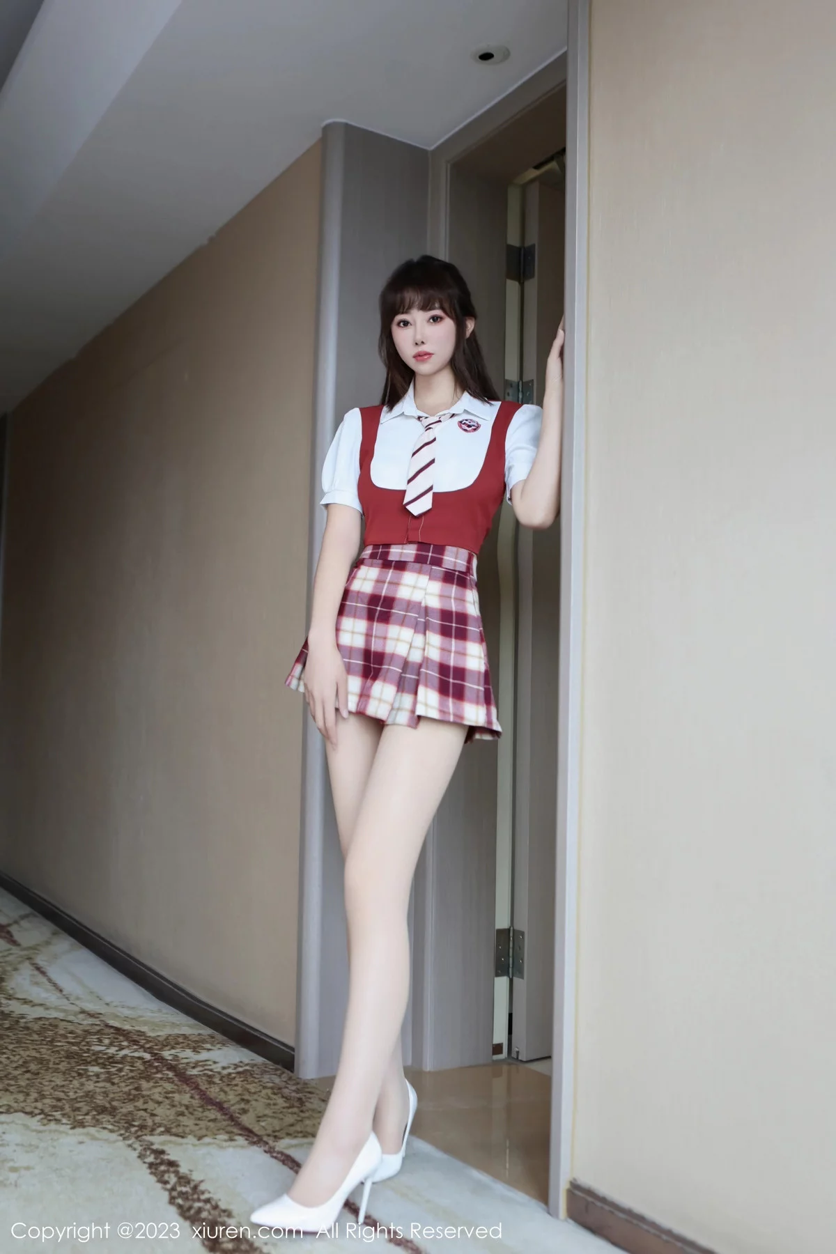 [XiuRen]高清写真图 2023.12.22 No.7851 金tiao 制服美腿