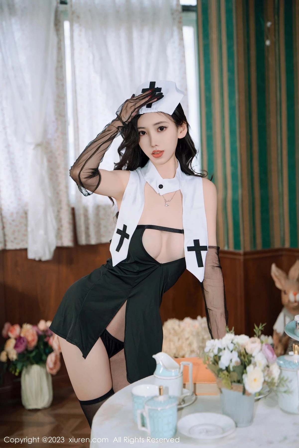 [XiuRen]高清写真图 2023.12.26 No.7868 章芃芃 黑丝美腿