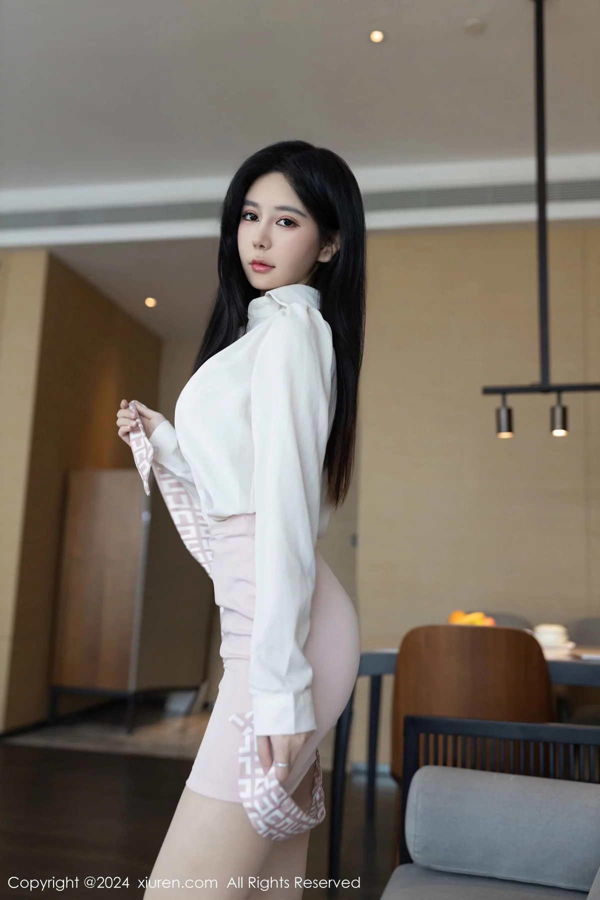 [XiuRen]高清写真图 2024.01.05 No.7922 幼幼 美腿丝袜