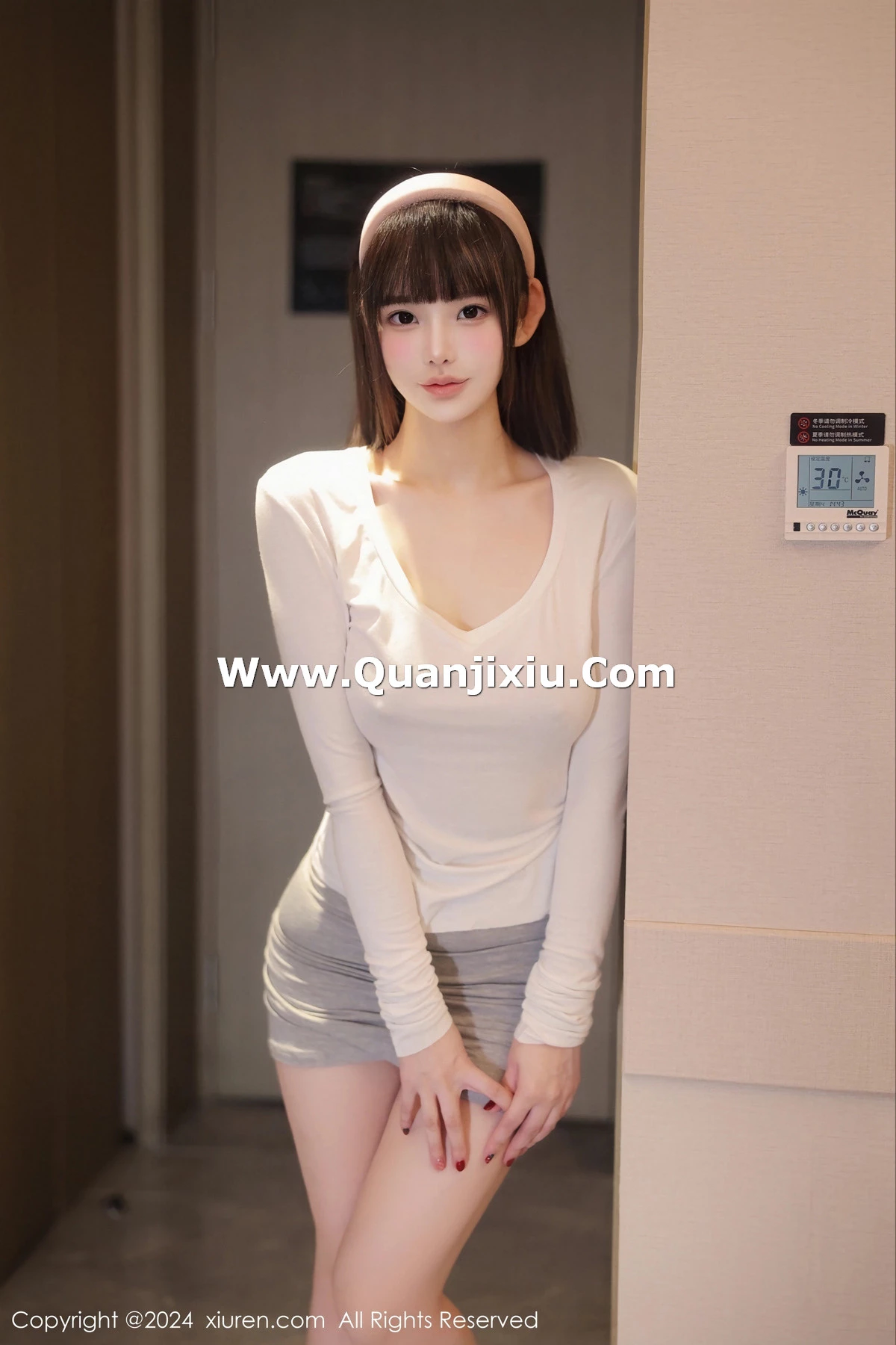 [XiuRen]高清写真图 2024.02.08 No.8089 李可可 短裙美腿