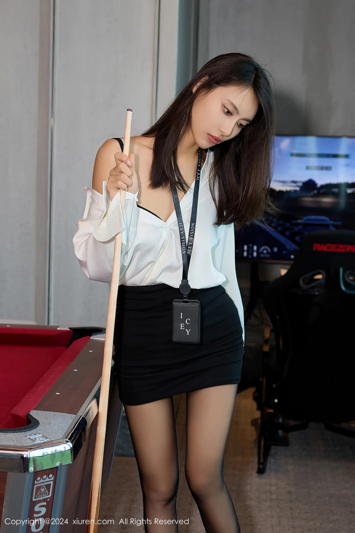 [XiuRen]高清写真图 2024.02.29 No.8155 lingyu69 黑丝美腿