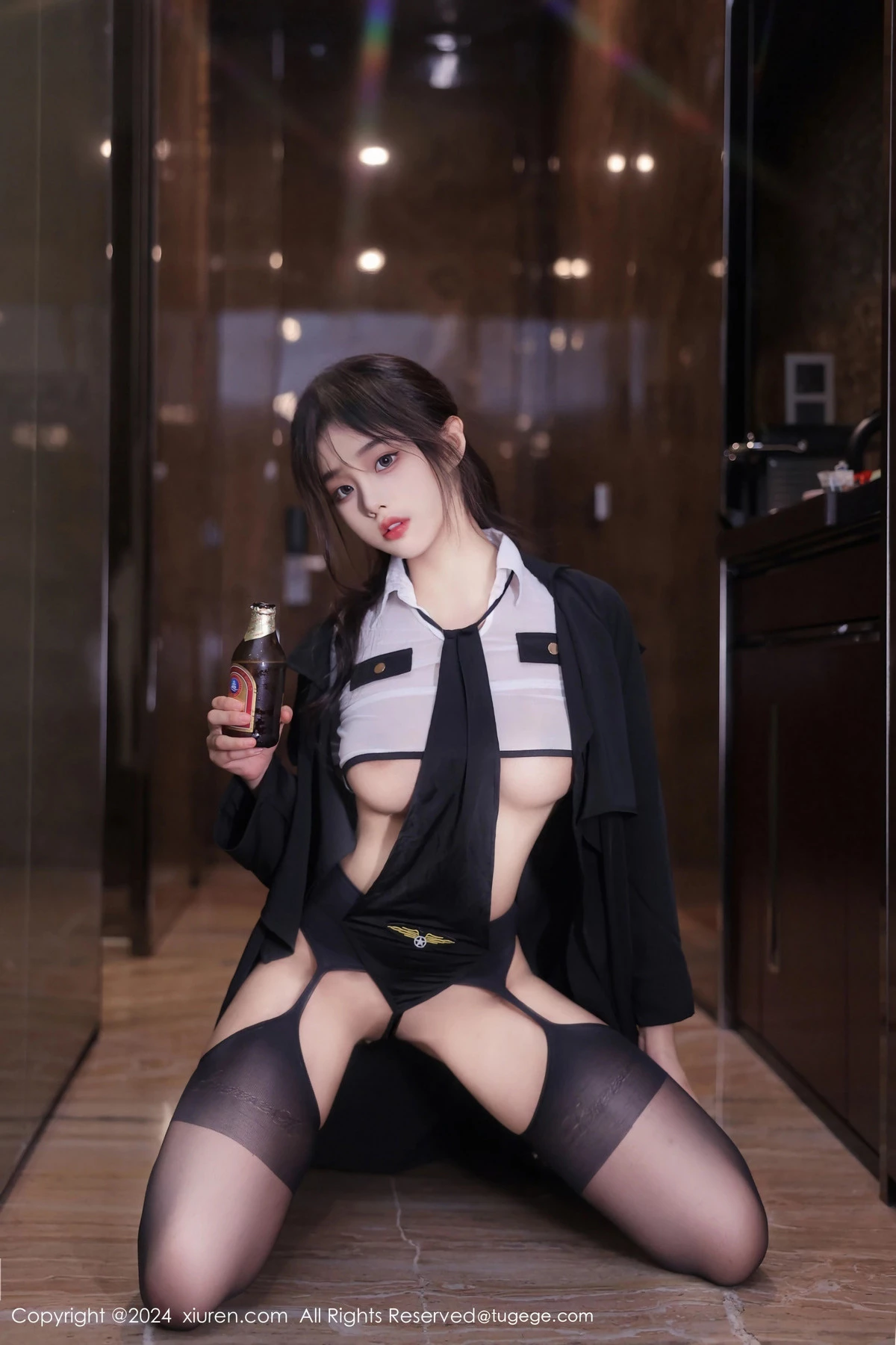 [XiuRen]高清写真图 2024.03.21 No.8265 王心悦 美腿黑丝