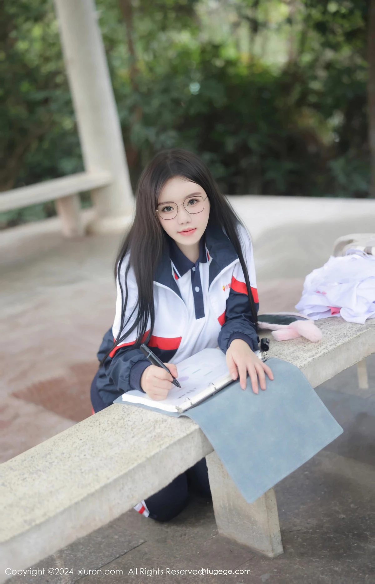[XiuRen]高清写真图 2024.04.02 No.8335 小薯条nienie 美臀性感