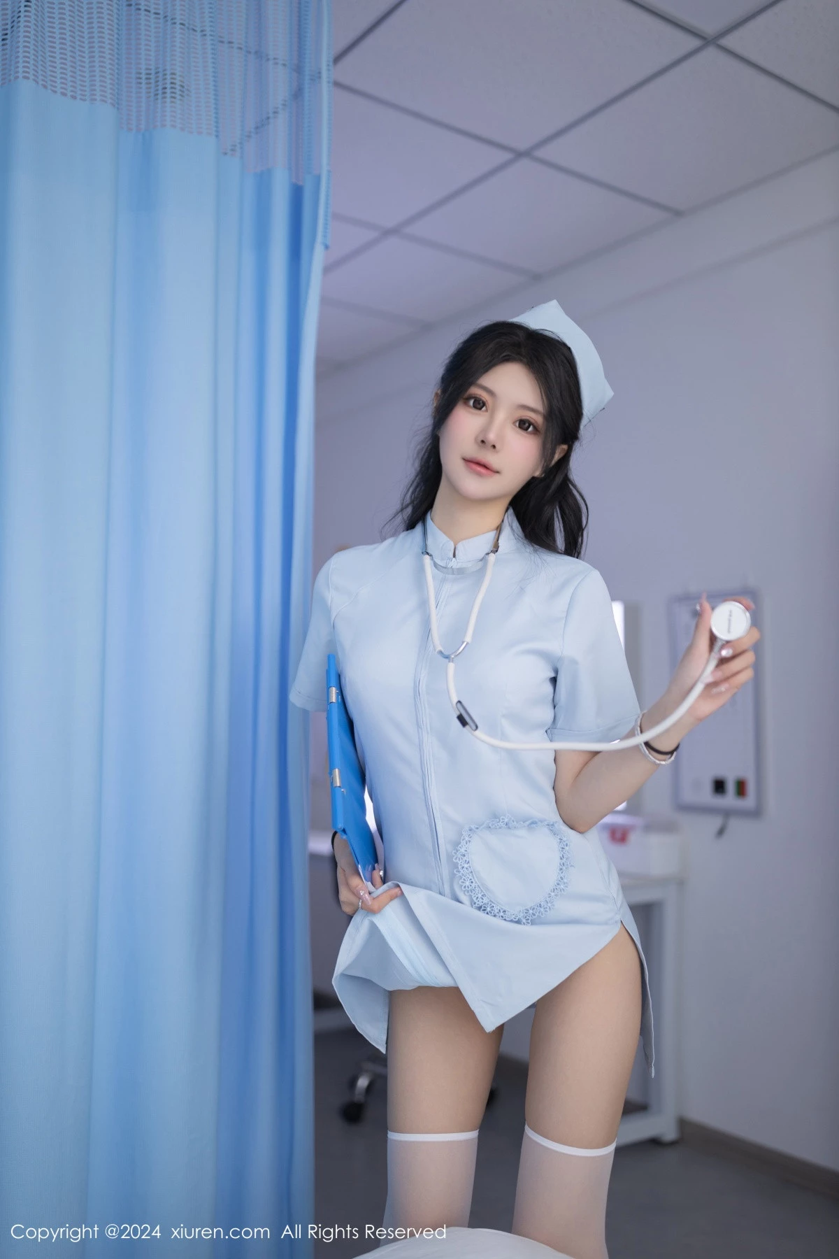 [XiuRen]高清写真图 2024.04.12 No.8389 幼幼 丝袜美腿