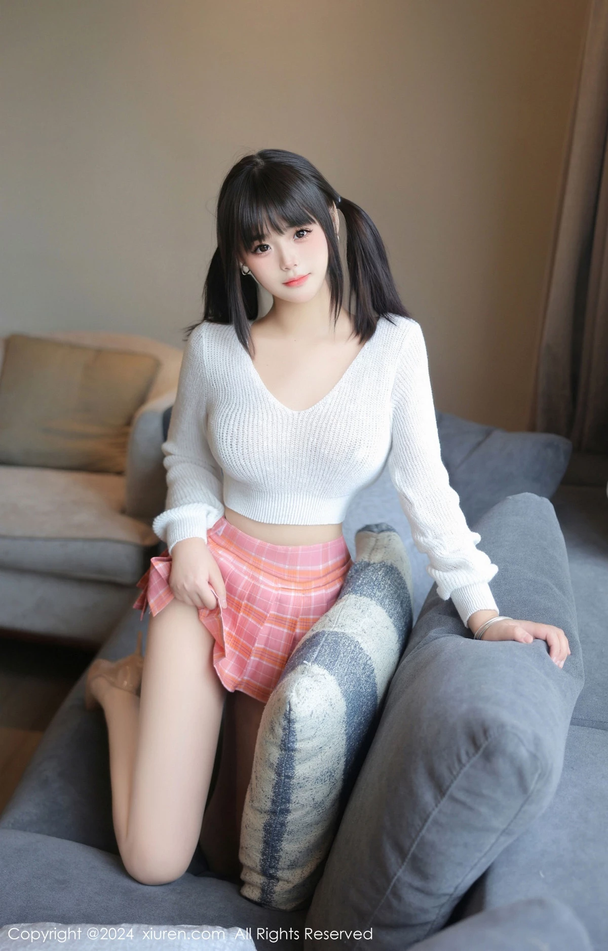 [XiuRen]高清写真图 2024.04.17 No.8404 徐若兮 新人美腿