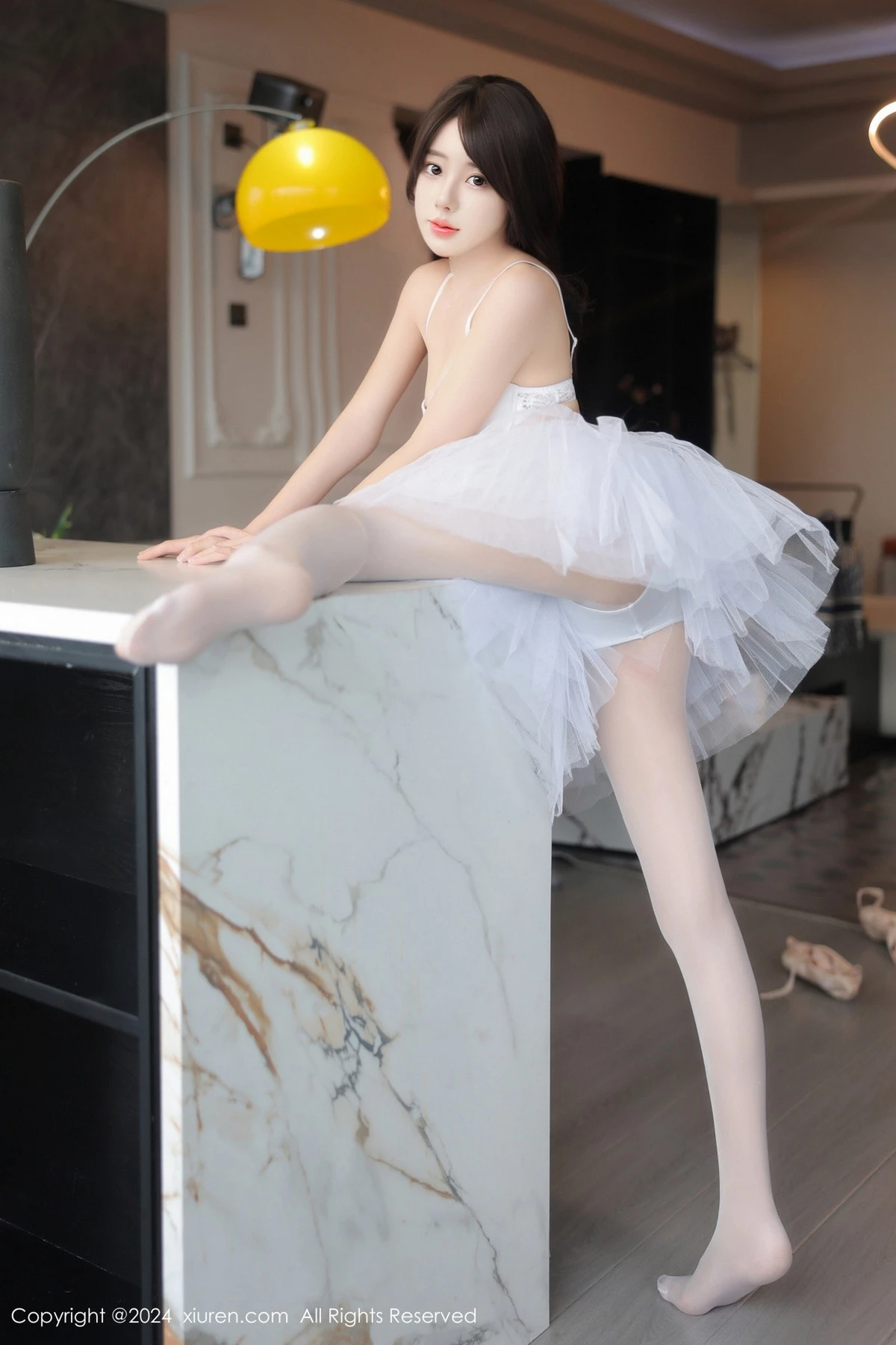 [XiuRen]高清写真图 2024.05.17 No.8564 桃妖夭 丝袜美腿