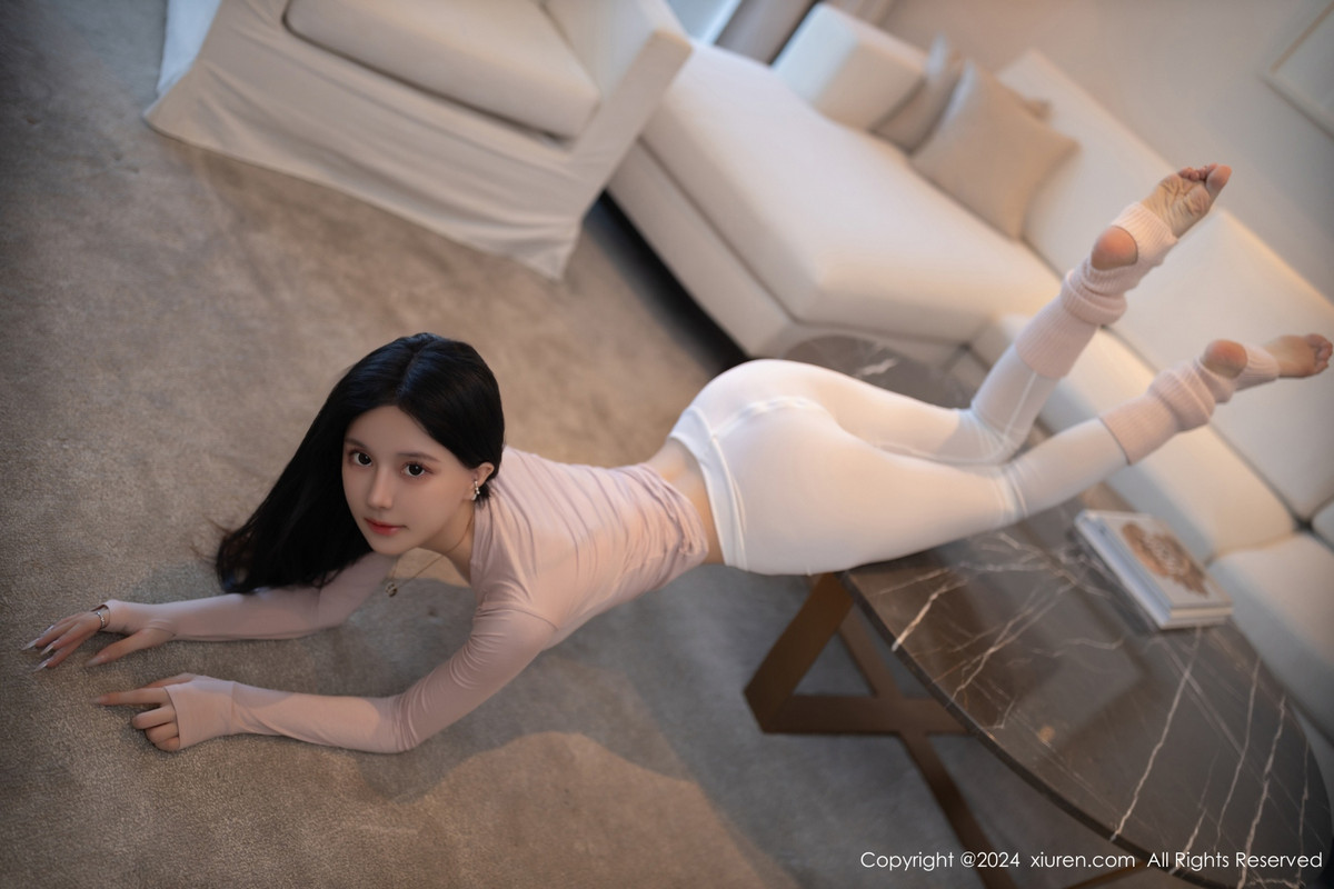 [XiuRen]高清写真图 2024.06.14 No.8705 幼幼 丝袜美腿
