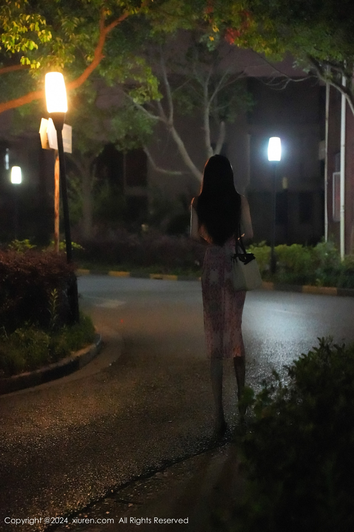 [XiuRen]高清写真图 2024.07.12 No.8855 Erikaki 丝袜美腿