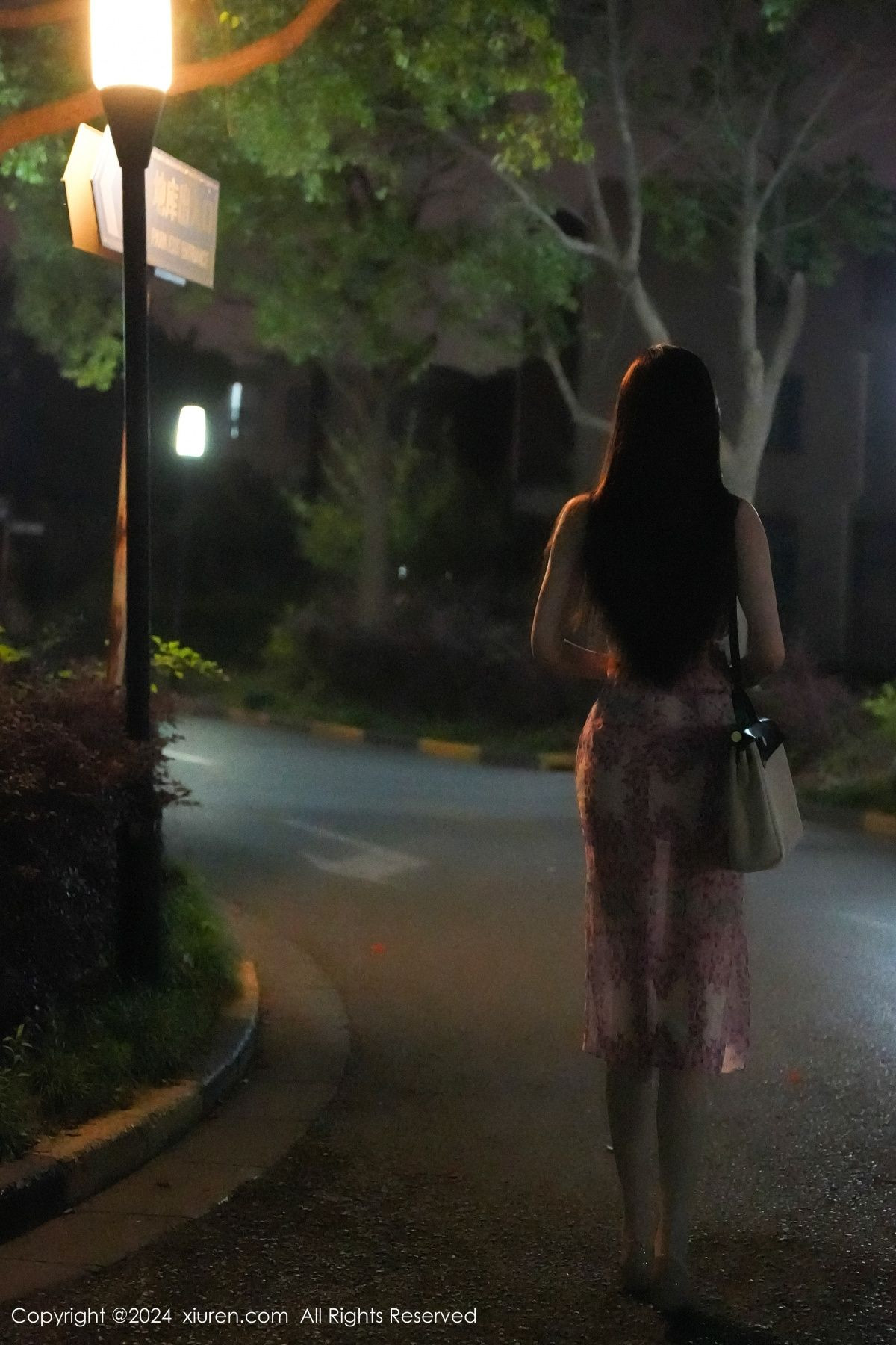 [XiuRen]高清写真图 2024.07.12 No.8855 Erikaki 丝袜美腿