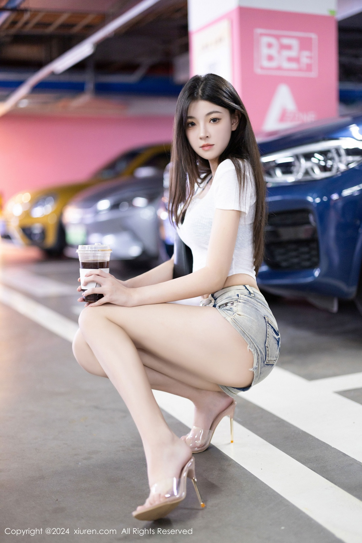 [XiuRen]高清写真图 2024.09.11 No.9141 初梦瑶 丝袜美腿