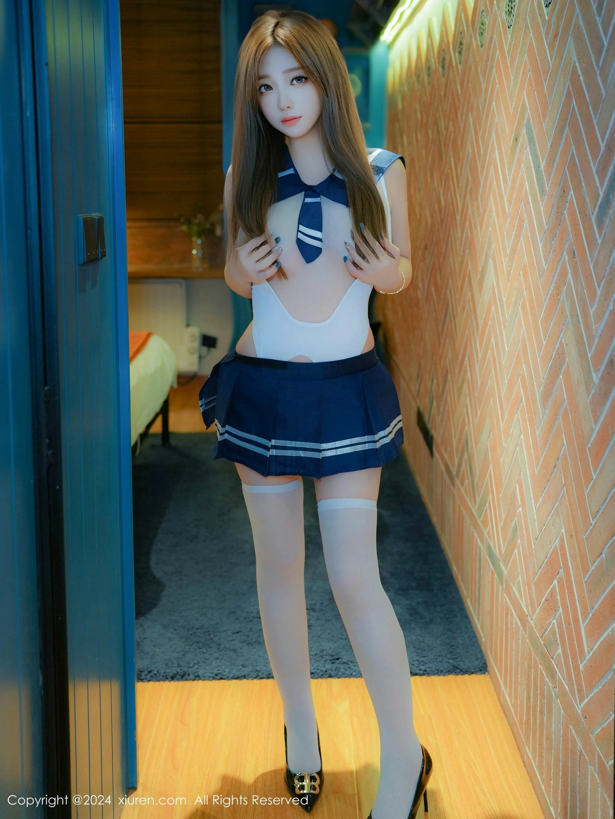 [XiuRen]高清写真图 2024.10.31 No.9370 王伊纯 丝袜美腿