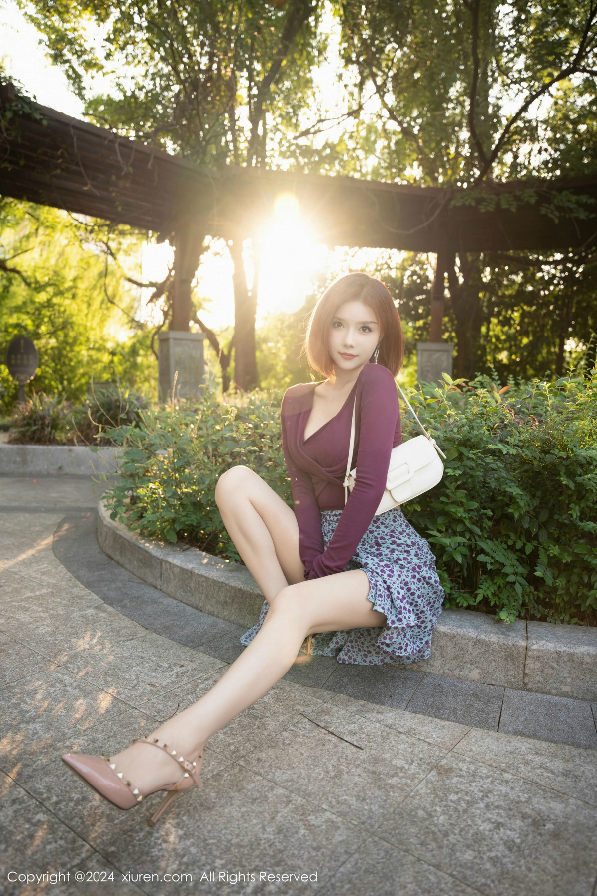 [XiuRen]高清写真图 2024.11.14 No.9445 白芷yy 美腿性感