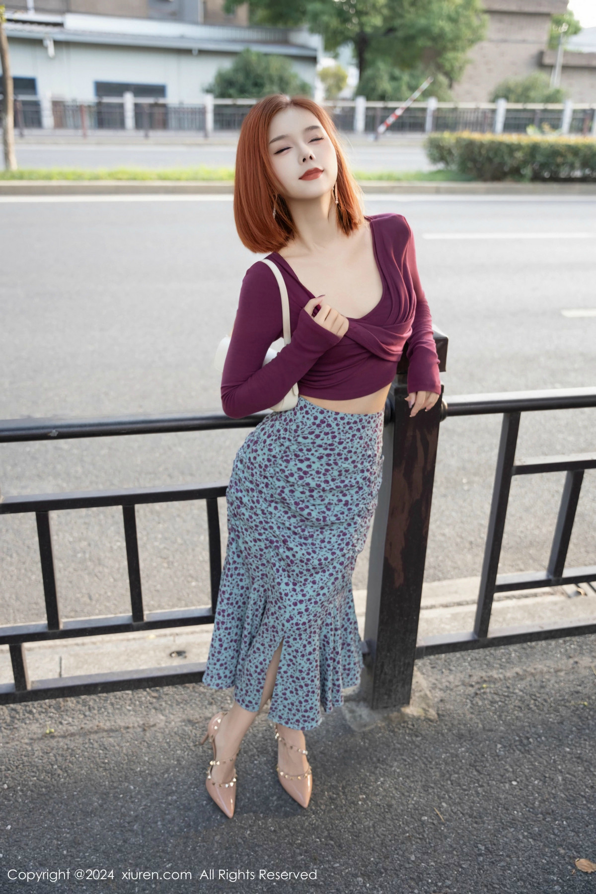 [XiuRen]高清写真图 2024.11.14 No.9445 白芷yy 美腿性感