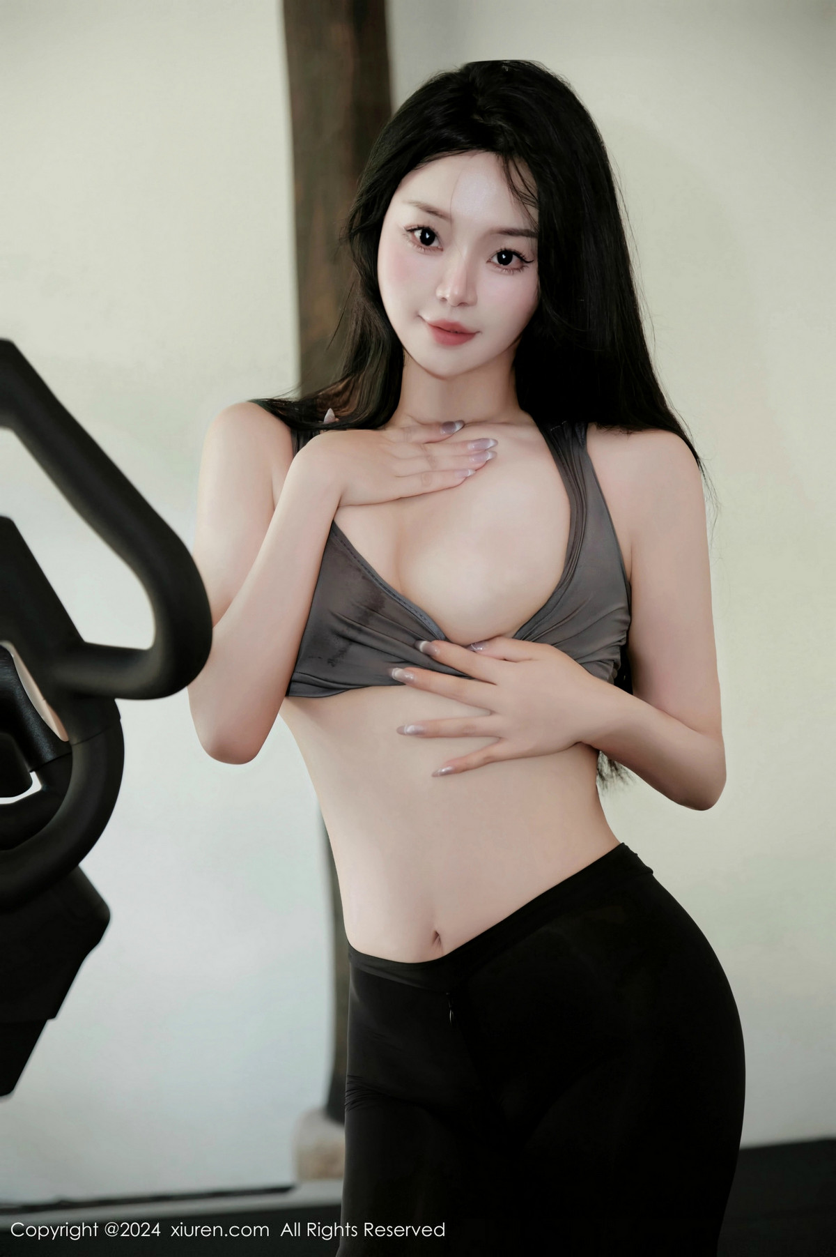 [XiuRen]高清写真图 2024.12.03 No.9540 麦田 健身房
