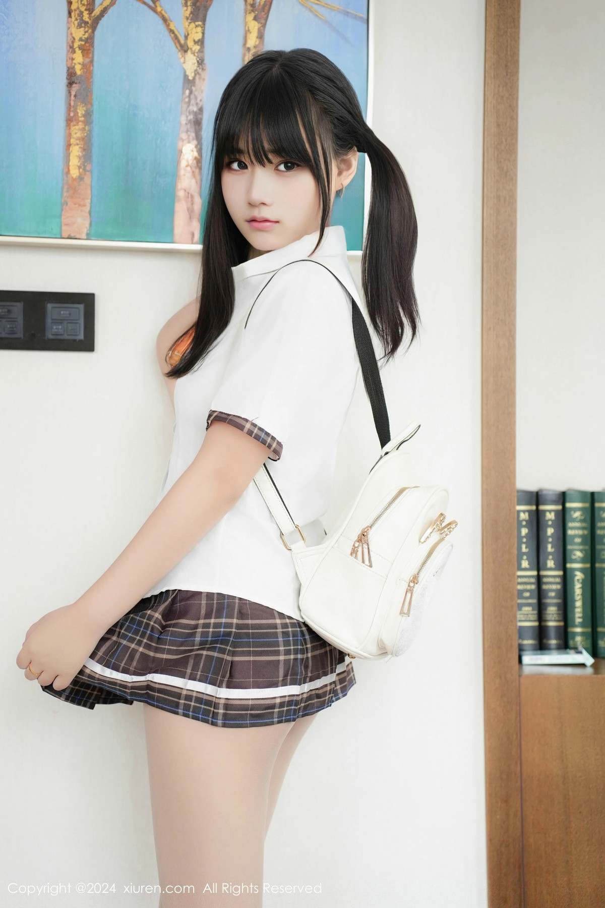 [XiuRen]高清写真图 2024.12.10 No.9573 姚若兮vay 美腿丝袜