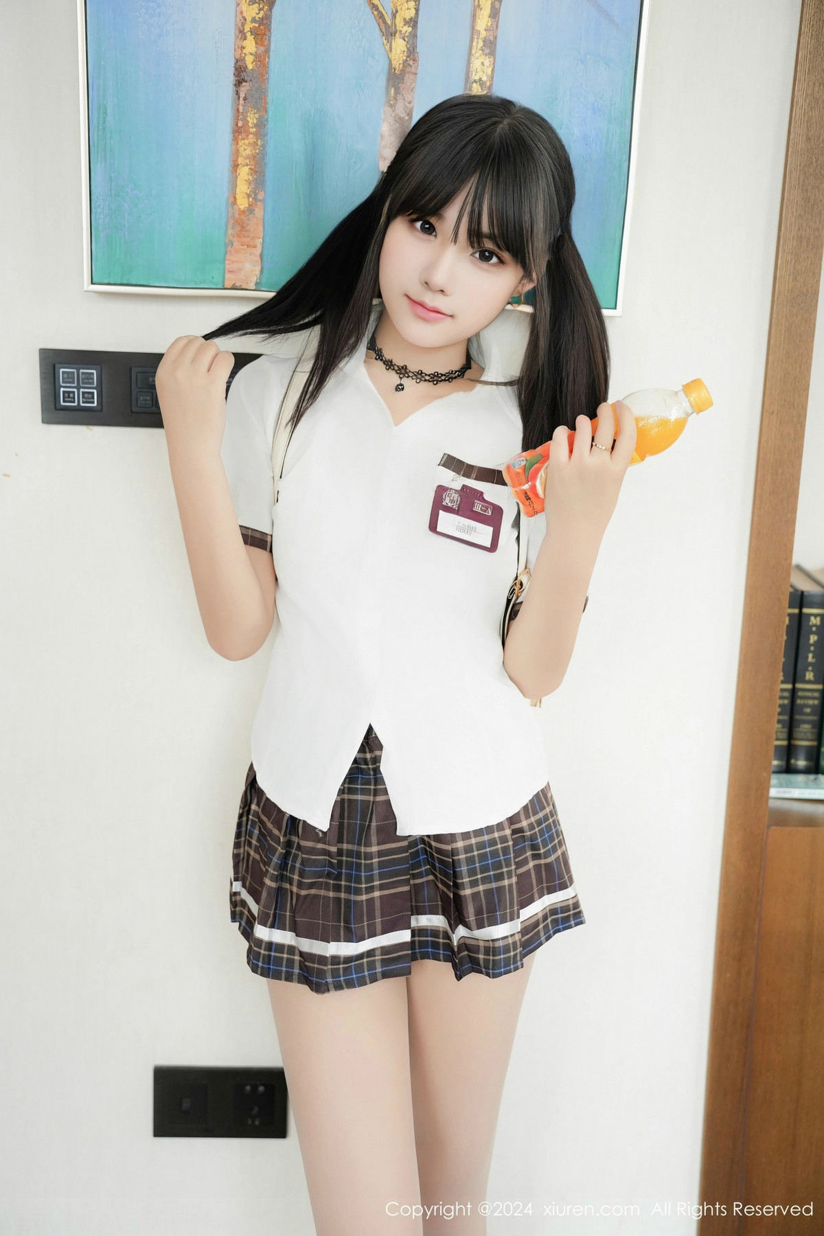 [XiuRen]高清写真图 2024.12.10 No.9573 姚若兮vay 美腿丝袜