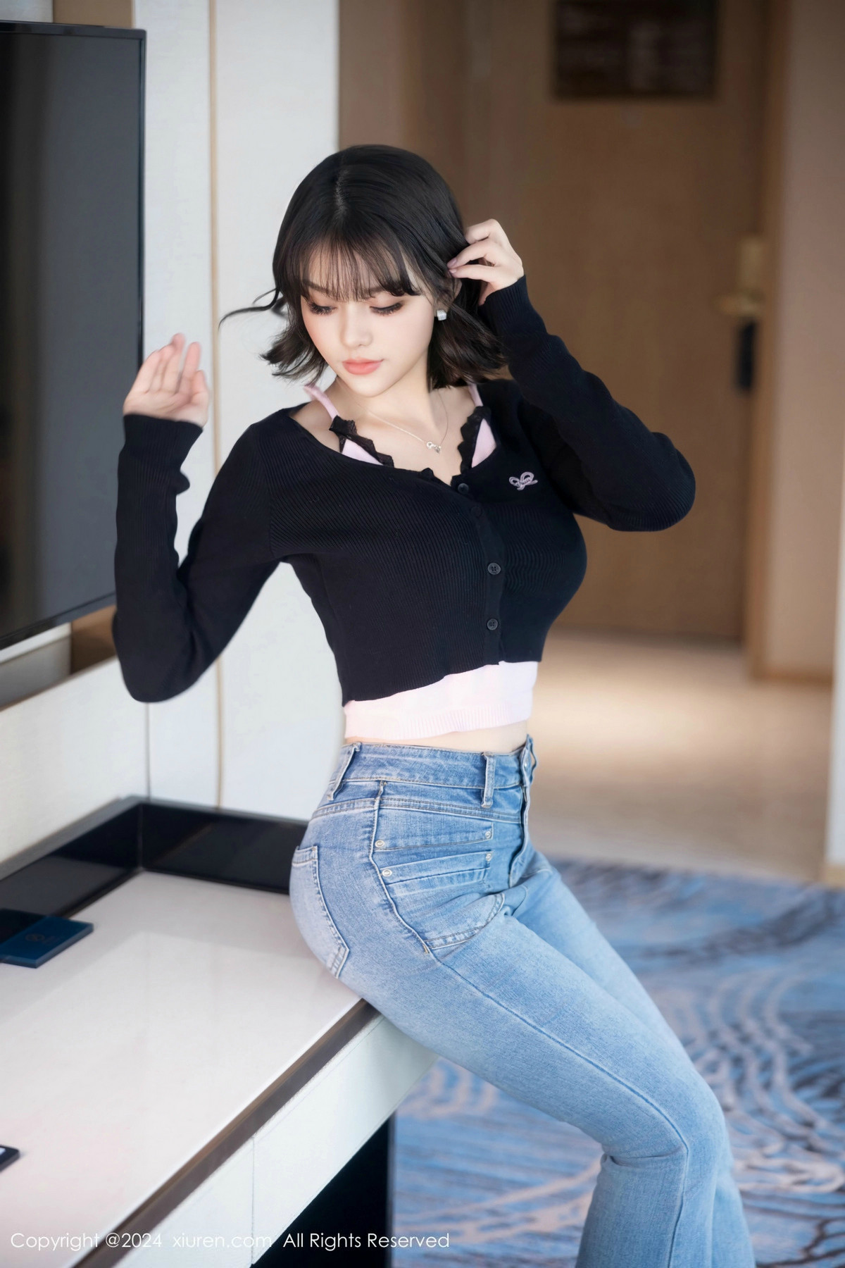 [XiuRen]高清写真图 2024.12.19 No.9620 黎苏苏 黑丝美腿