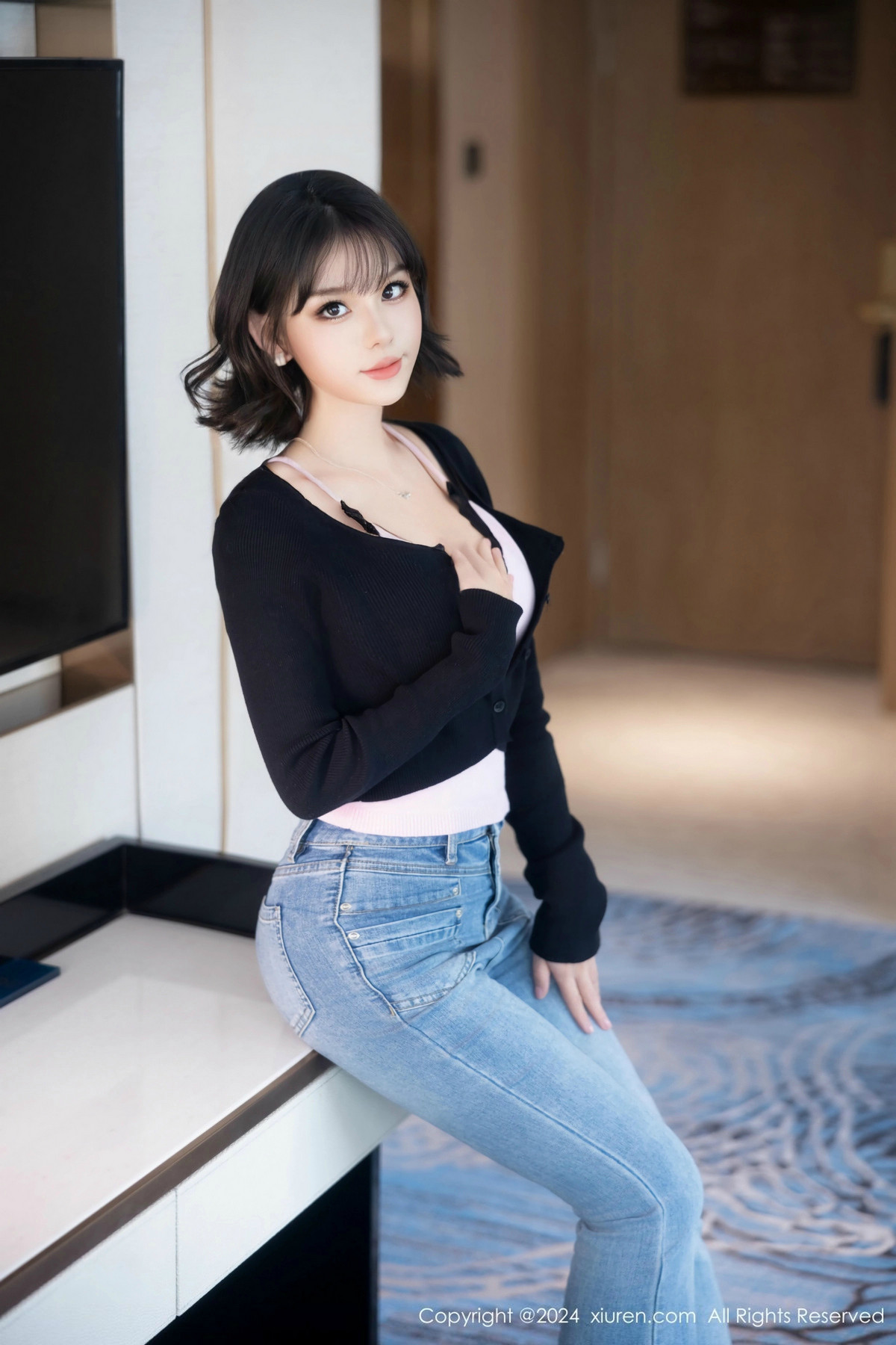 [XiuRen]高清写真图 2024.12.19 No.9620 黎苏苏 黑丝美腿