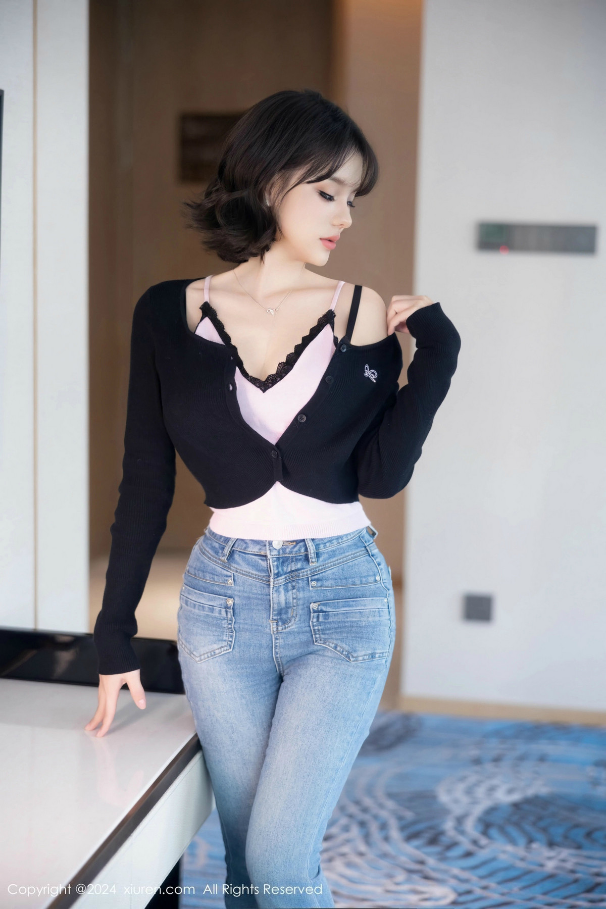 [XiuRen]高清写真图 2024.12.19 No.9620 黎苏苏 黑丝美腿
