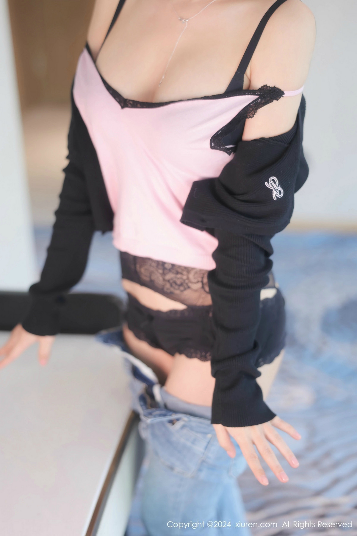 [XiuRen]高清写真图 2024.12.19 No.9620 黎苏苏 黑丝美腿