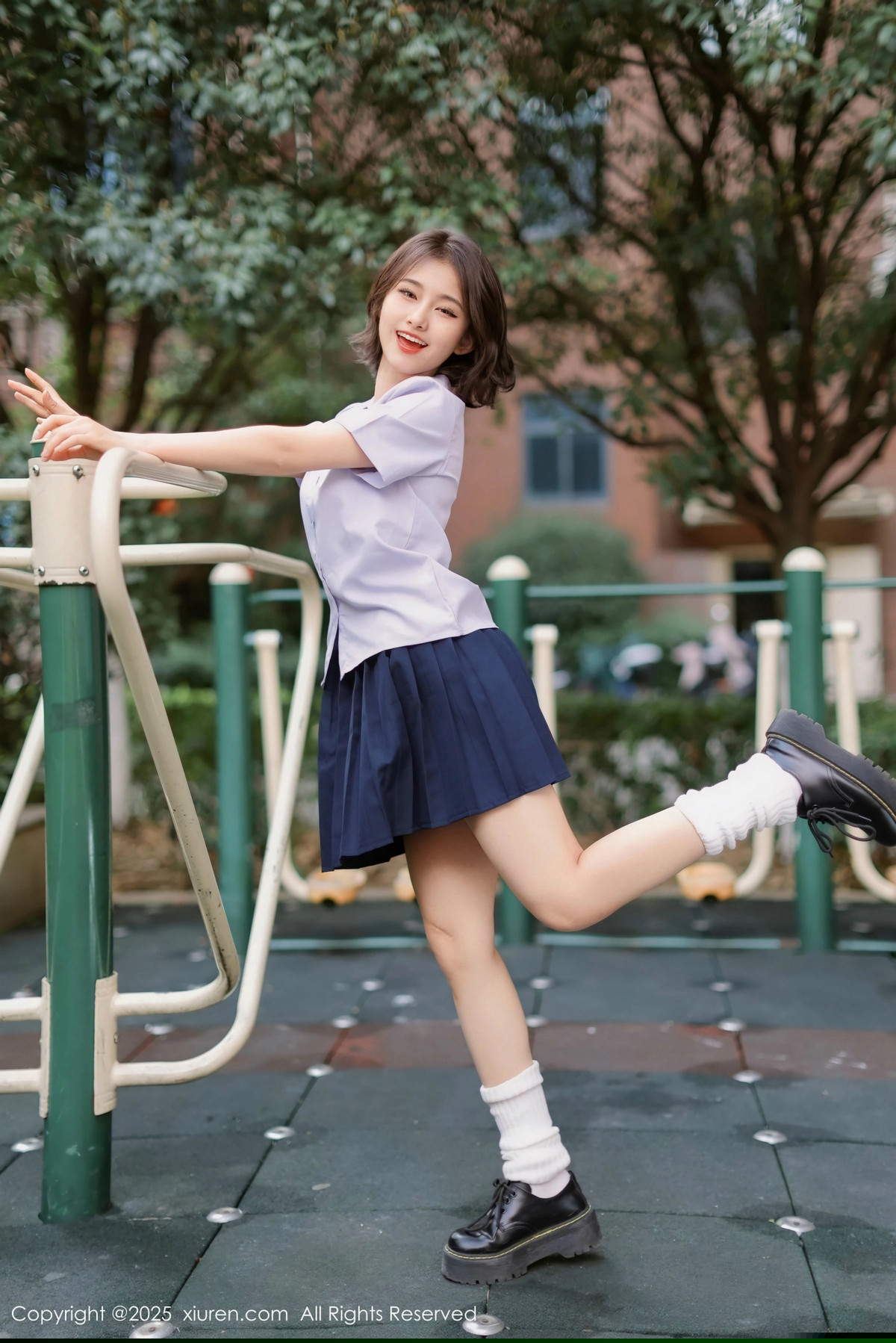 [XiuRen]高清写真图 2025.03.07 No.9985 小橘子orange 美腿性感