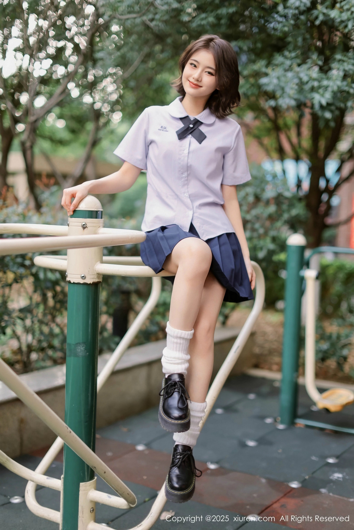[XiuRen]高清写真图 2025.03.07 No.9985 小橘子orange 美腿性感