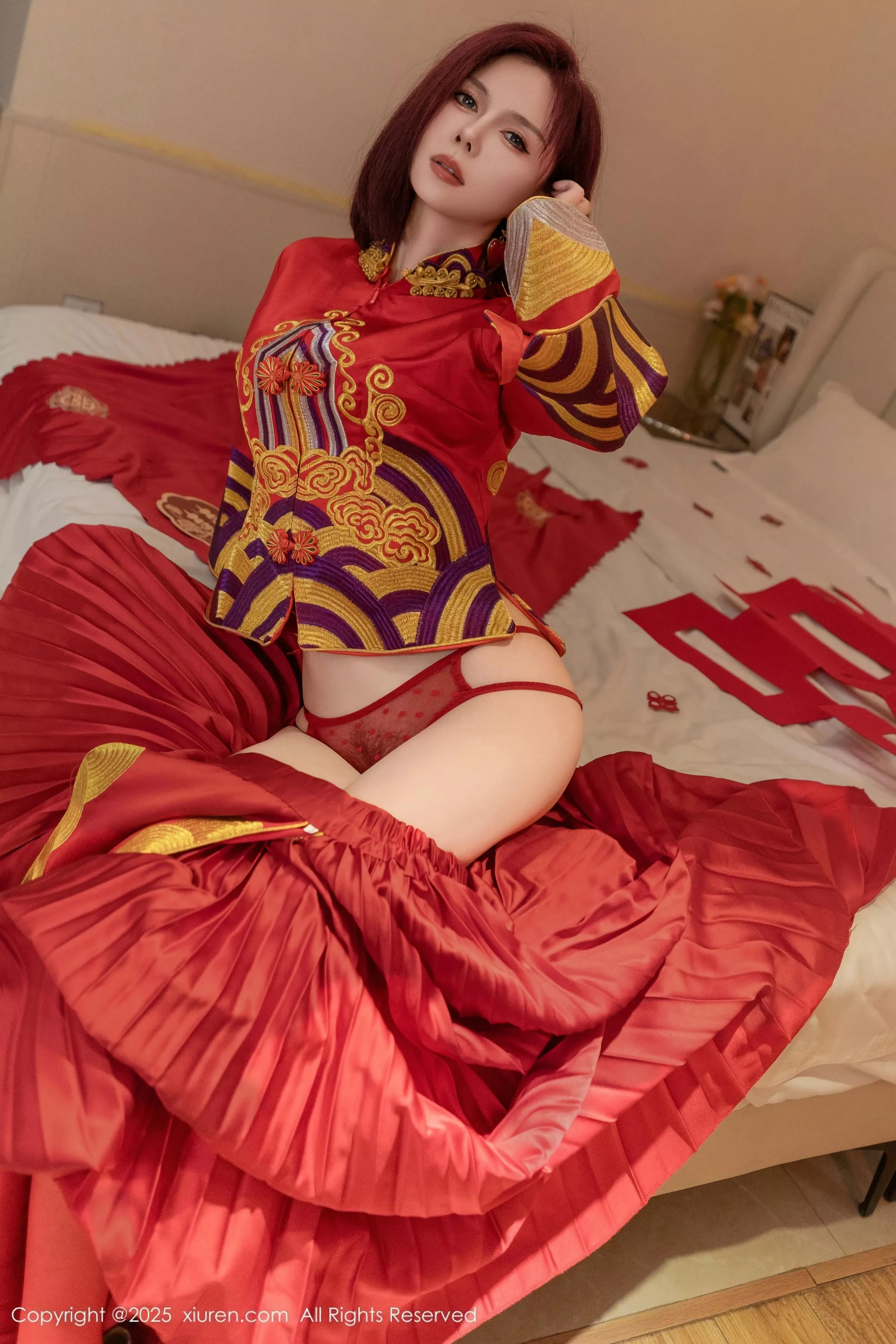 [XiuRen]高清写真图 2025.03.11 No.9995 白芷yy 丝袜美腿