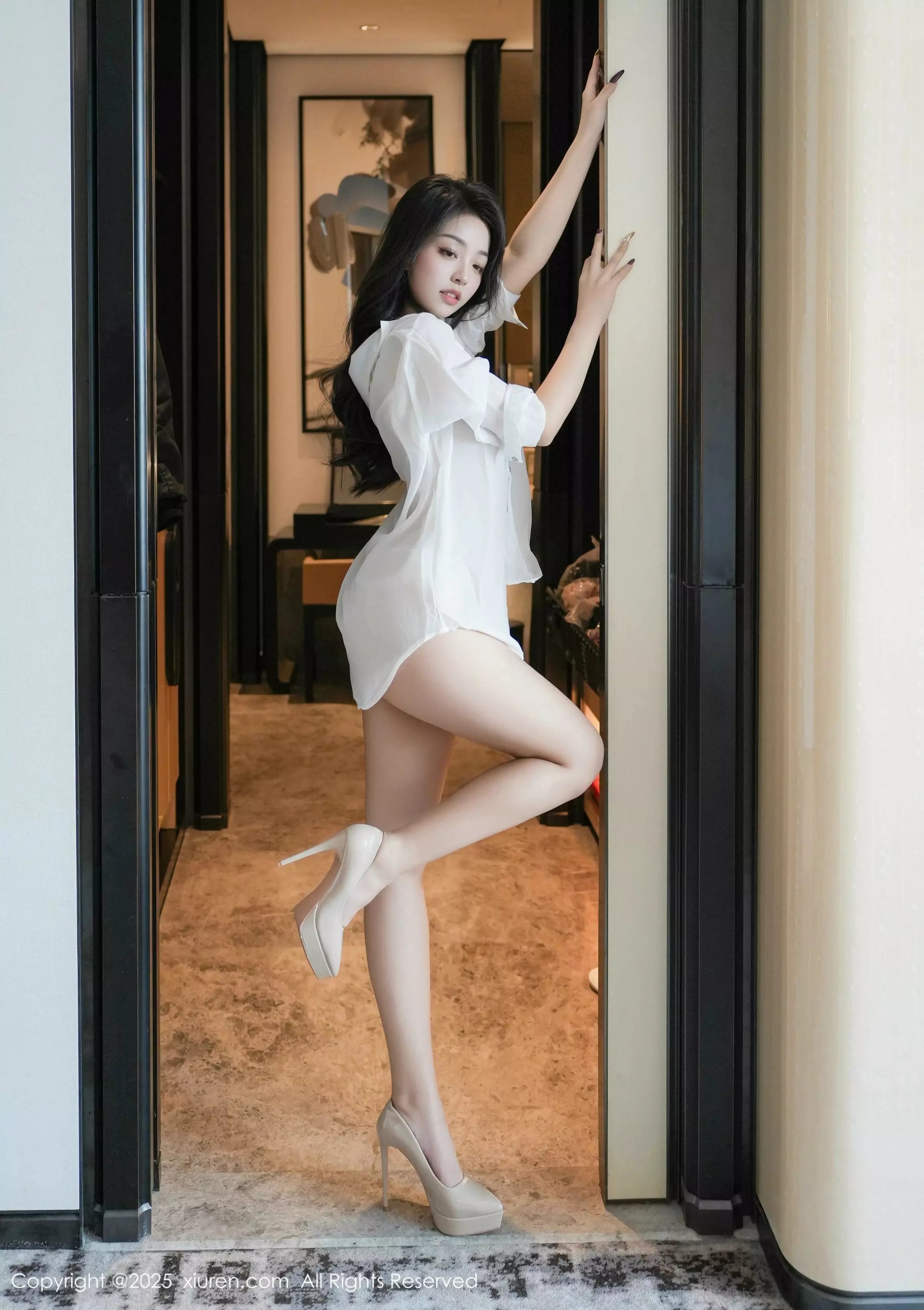 [XiuRen]高清写真图 2025.03.17 No.10025 白琮瑗 美臀性感