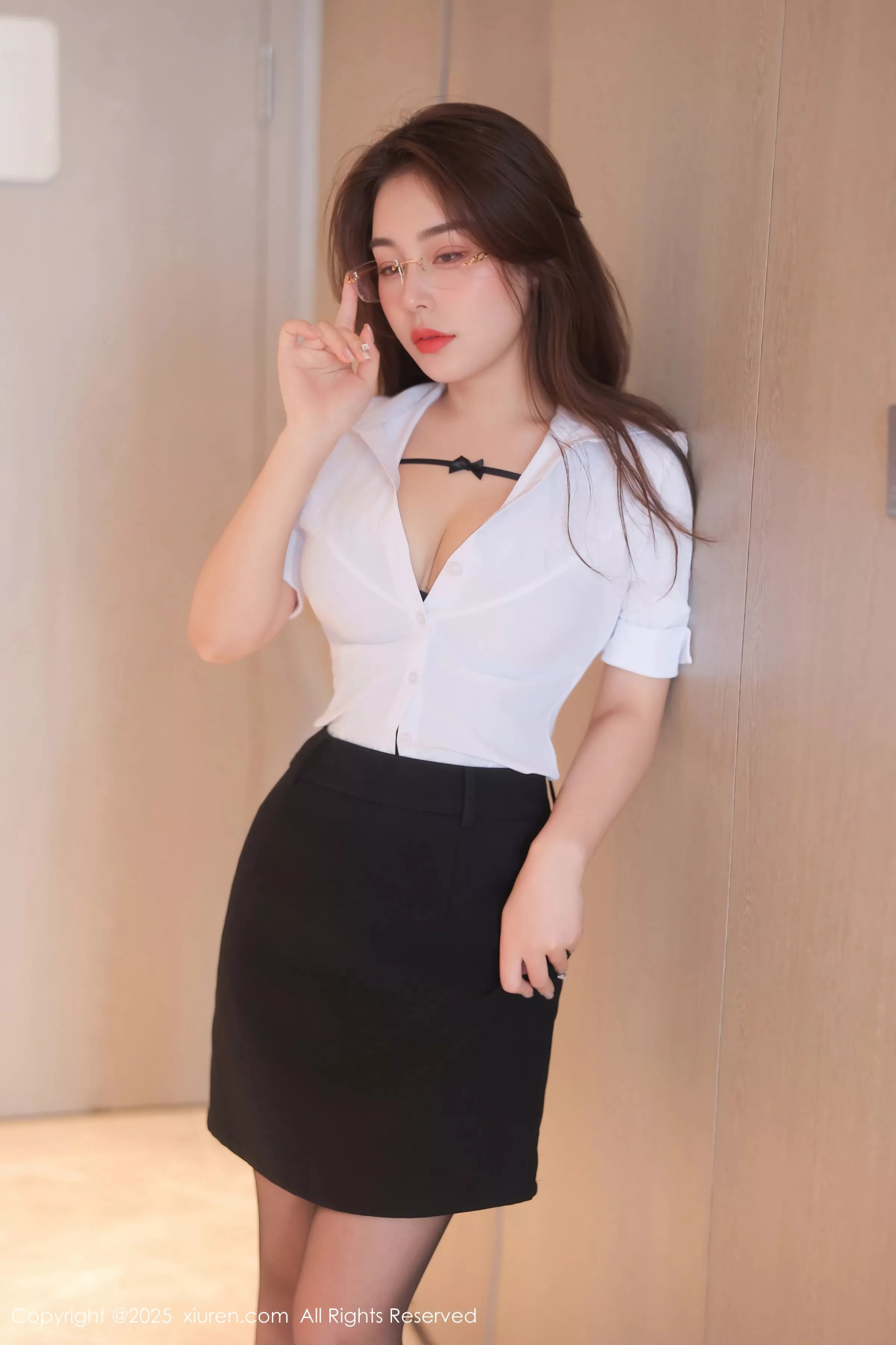 [XiuRen]高清写真图 2025.04.27 No.10204 云璎珞 白色OL