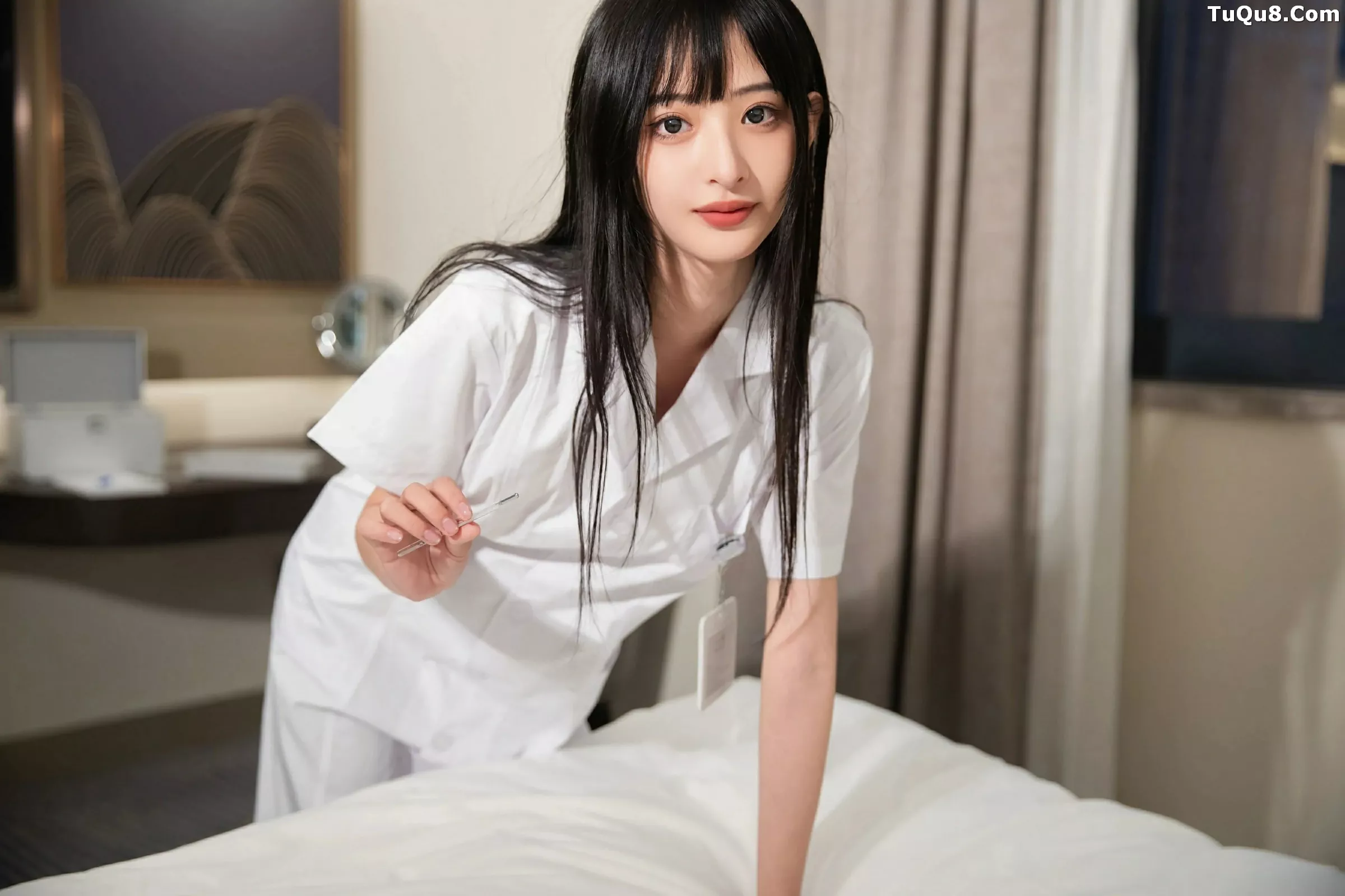[XiuRen]高清写真图 2025.06.06 No.10373 茂木希子 白色护士服