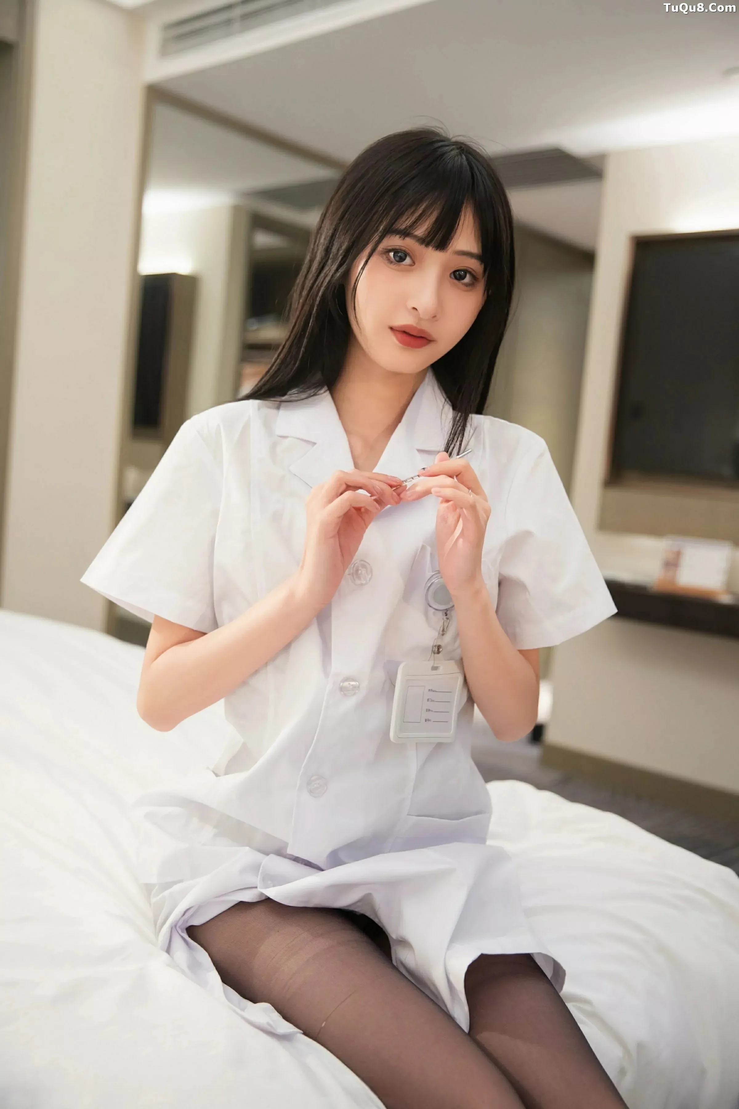 [XiuRen]高清写真图 2025.06.06 No.10373 茂木希子 白色护士服