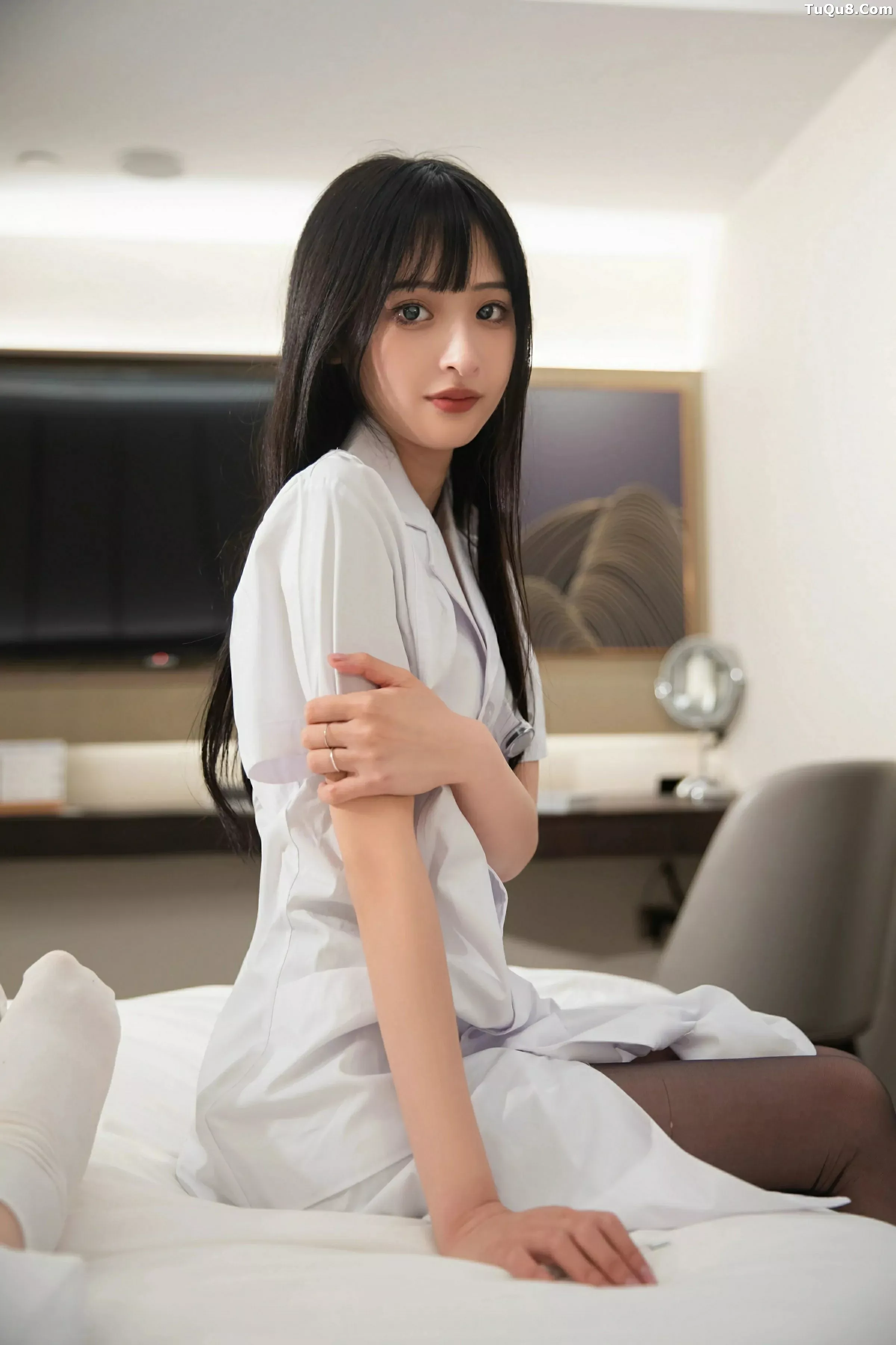 [XiuRen]高清写真图 2025.06.06 No.10373 茂木希子 白色护士服